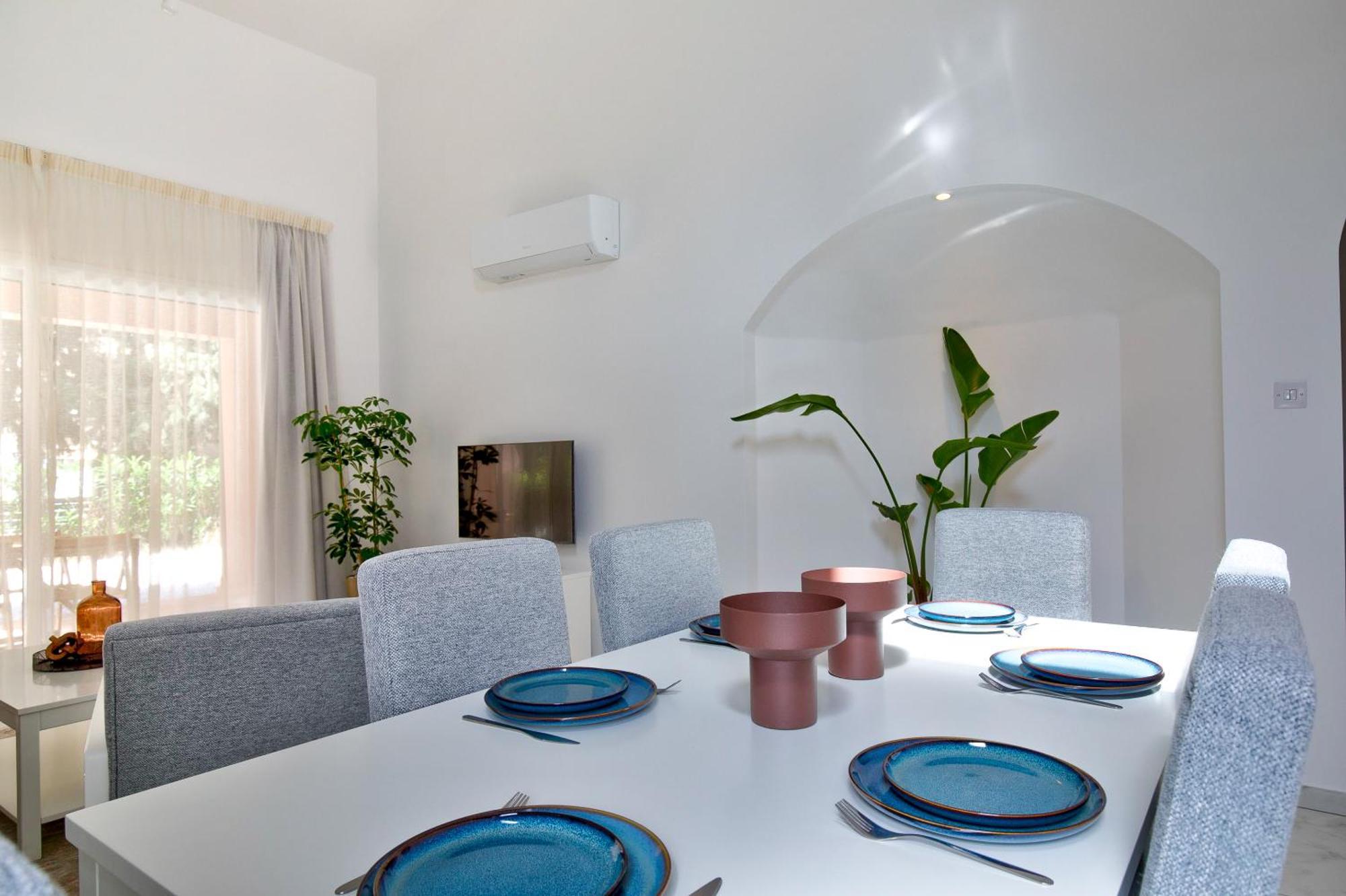 Aphrodite Gardens Modern By Vichy Holidays Villa *