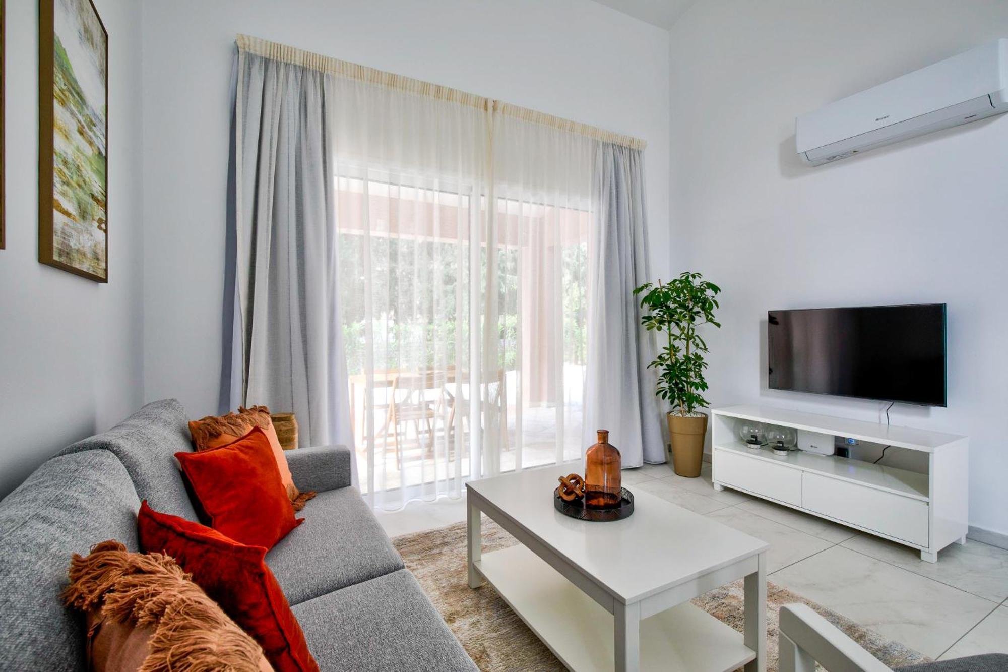 Aphrodite Gardens Modern By Vichy Holidays Villa *
