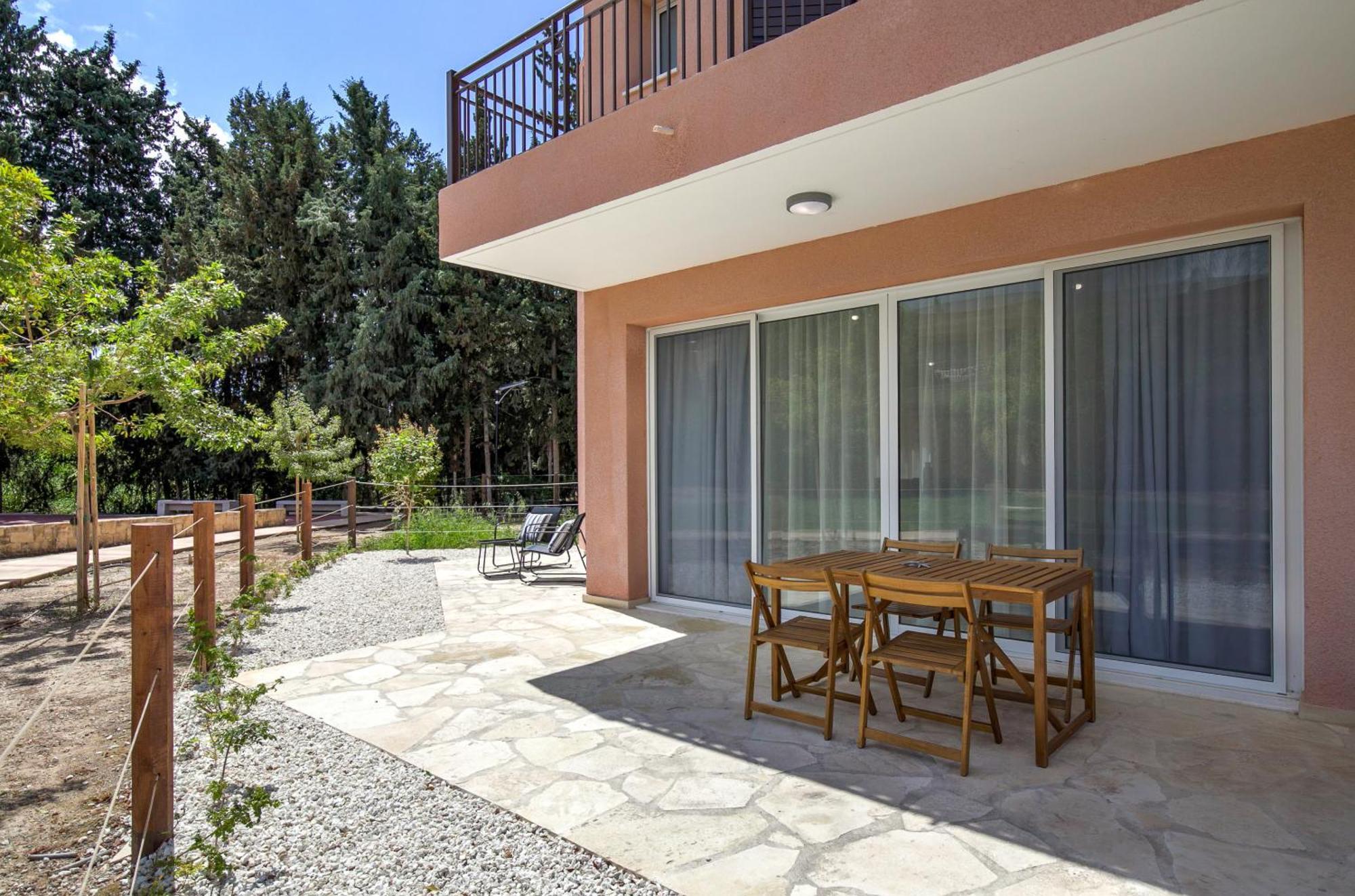 Aphrodite Gardens Modern By Vichy Holidays * Paphos