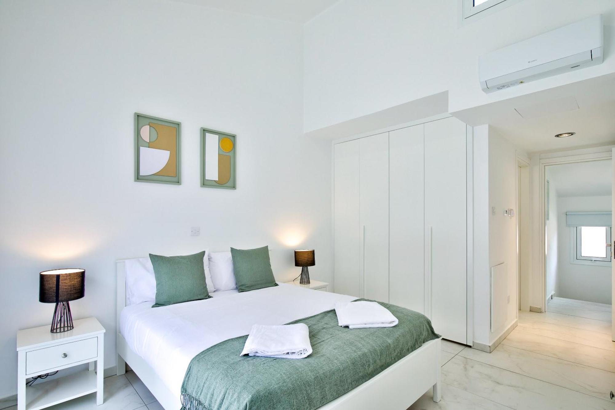 Aphrodite Gardens Modern By Vichy Holidays * Paphos
