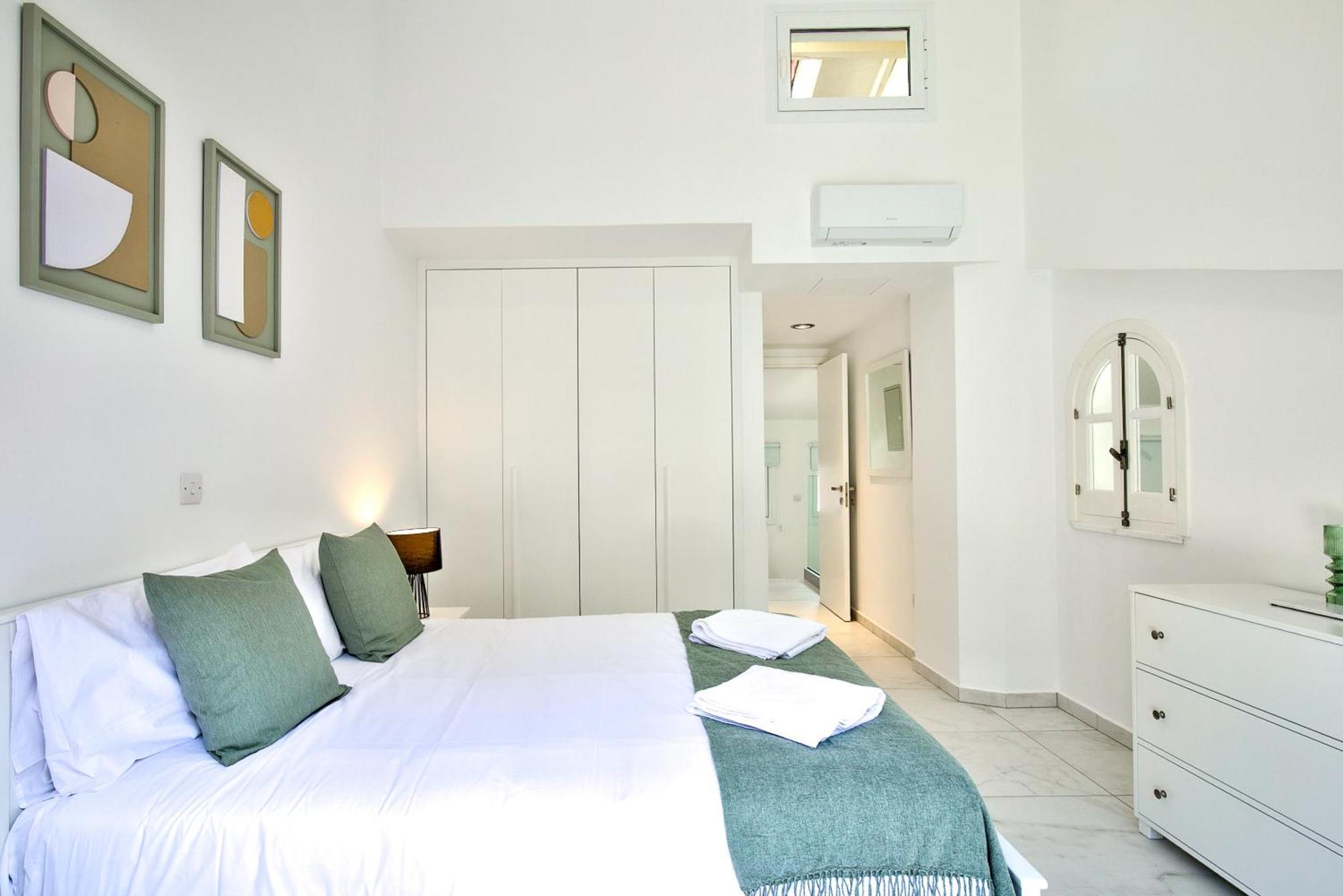 Aphrodite Gardens Modern By Vichy Holidays * Paphos