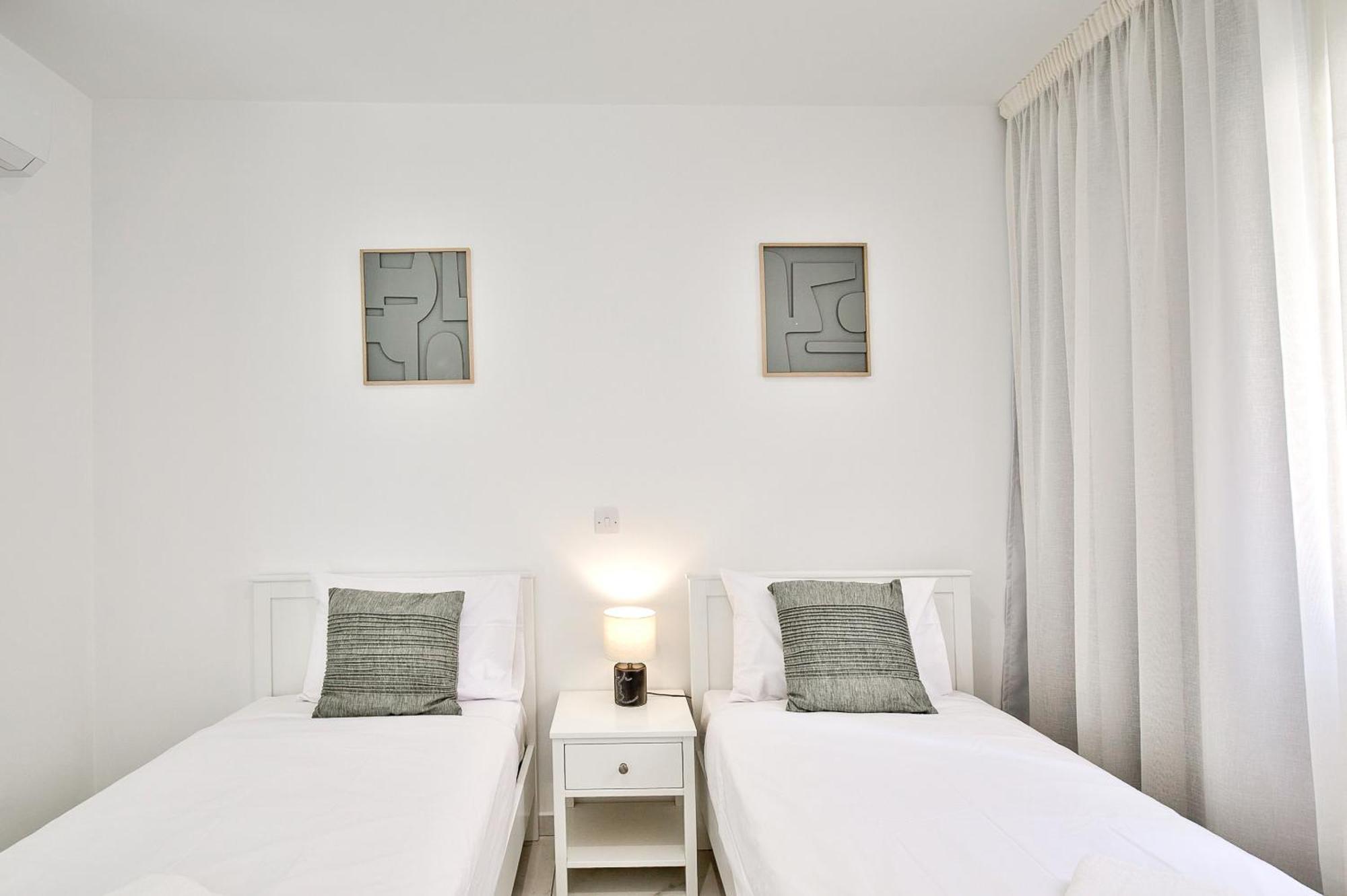 Villa Aphrodite Gardens Modern By Vichy Holidays *