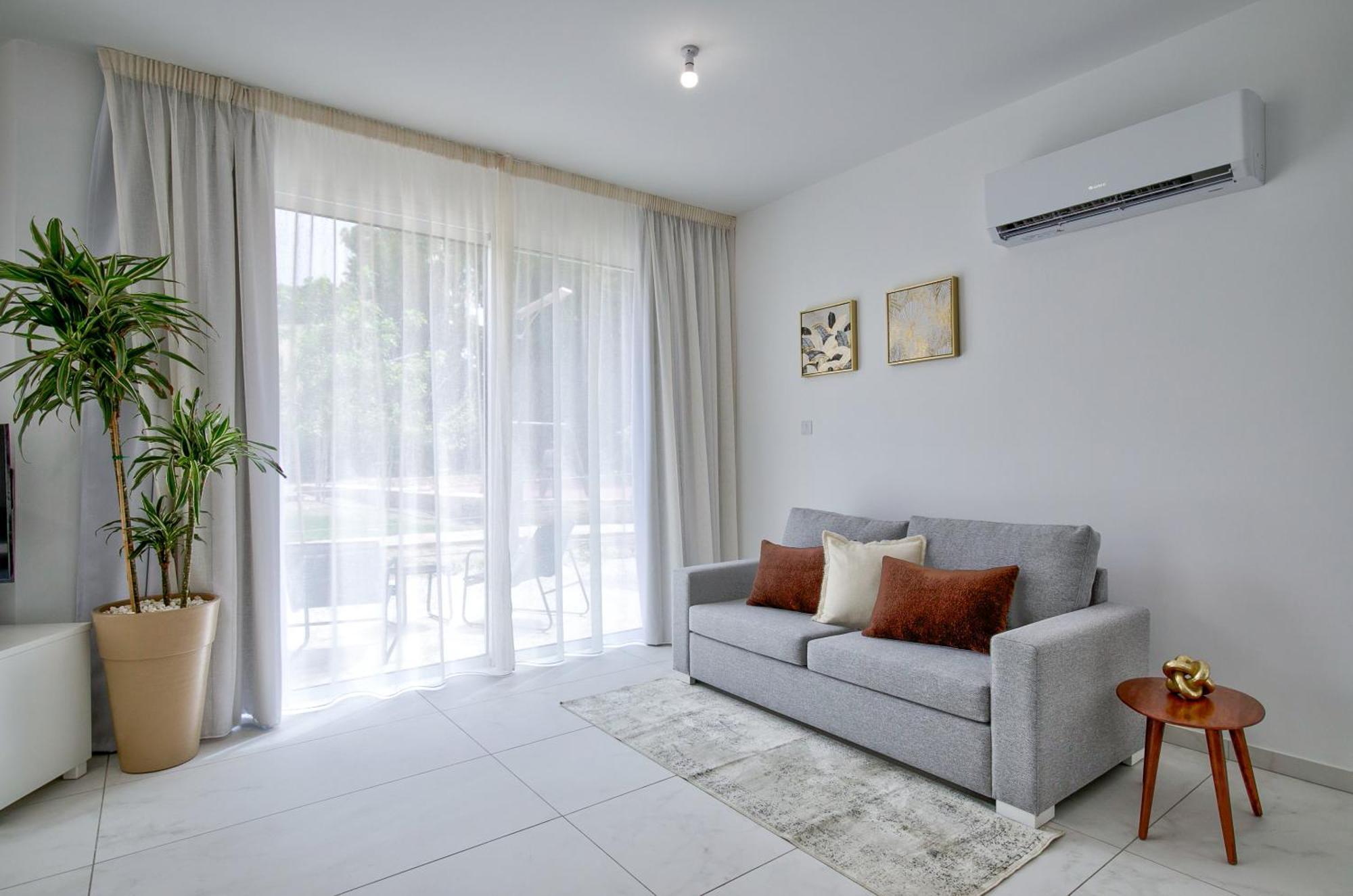 Aphrodite Gardens Modern By Vichy Holidays * Paphos