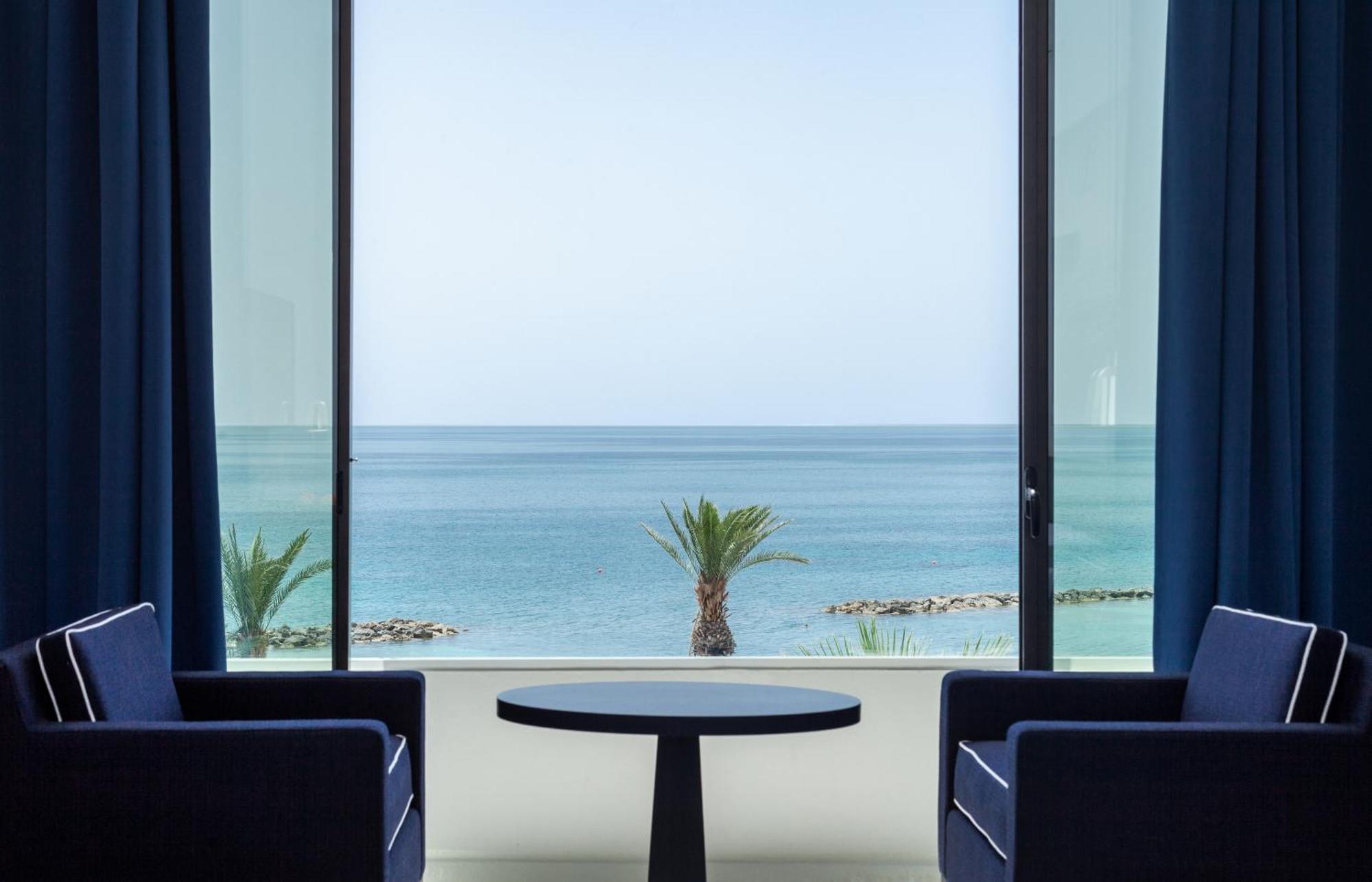 Hotel Almyra 5*