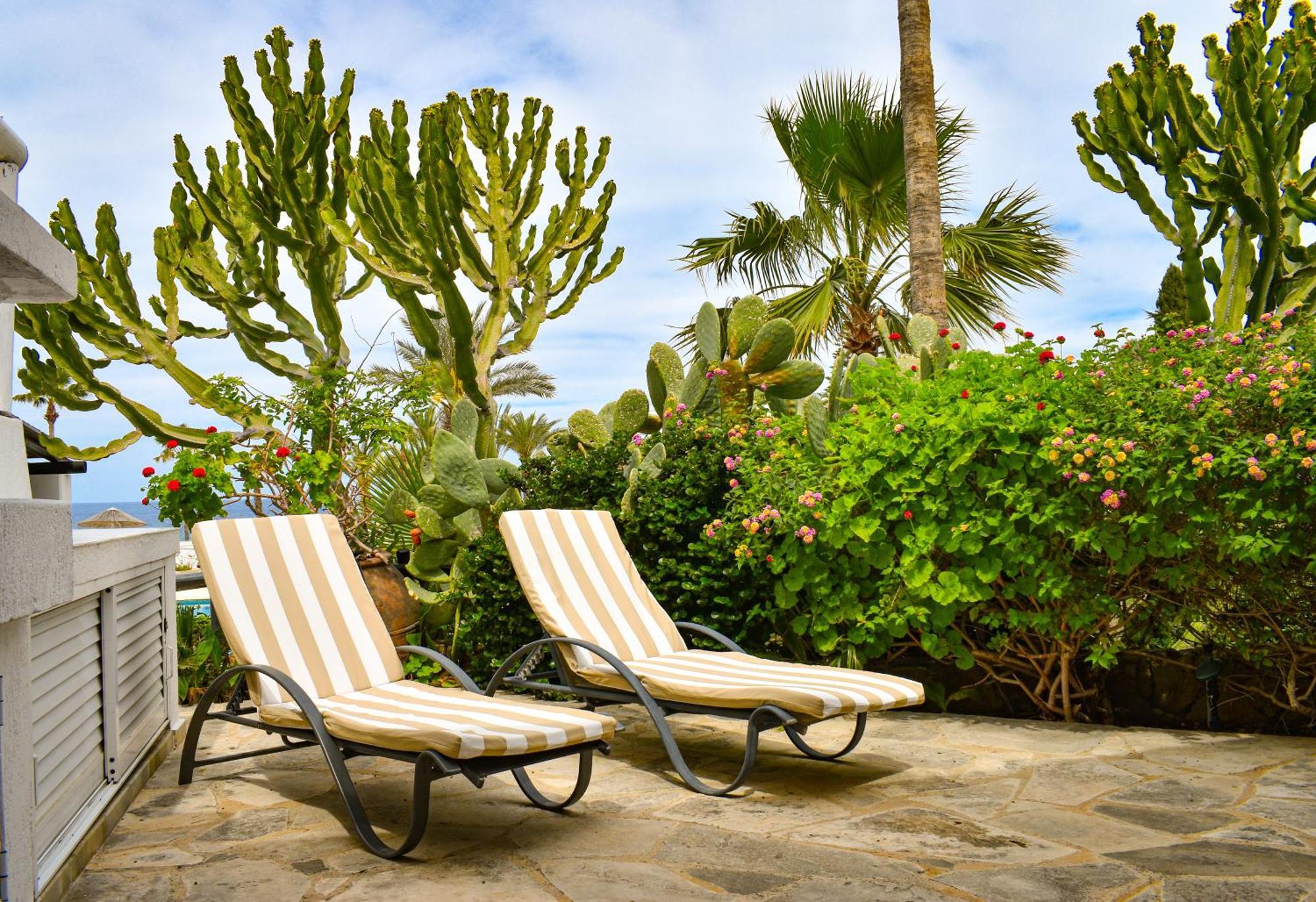 Villa Margo By The Sea *