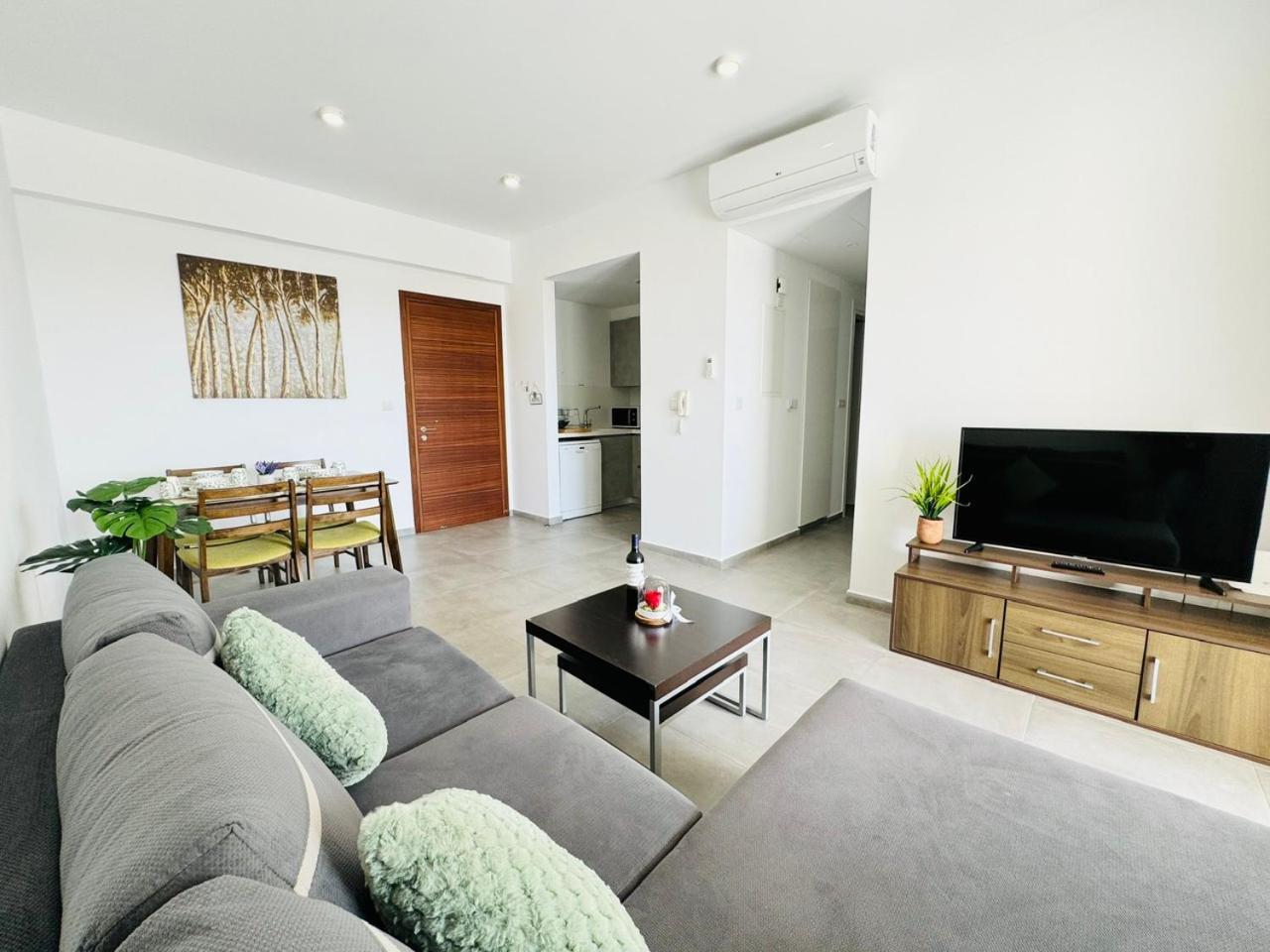 Luxury Residential - Two Bedrooms - Elysia - Center Apartment