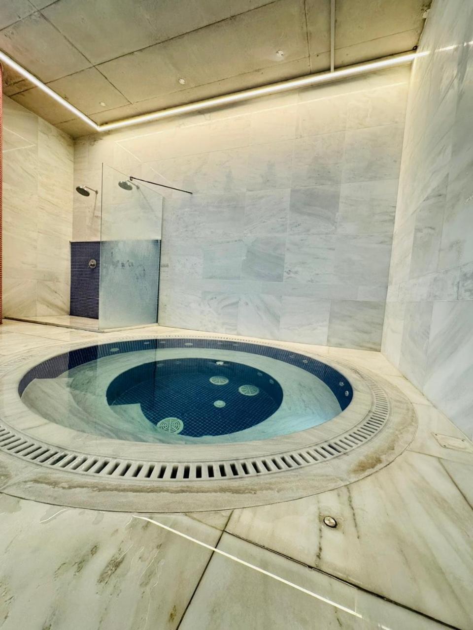 Luxury Residential - Two Bedrooms - Elysia - Center