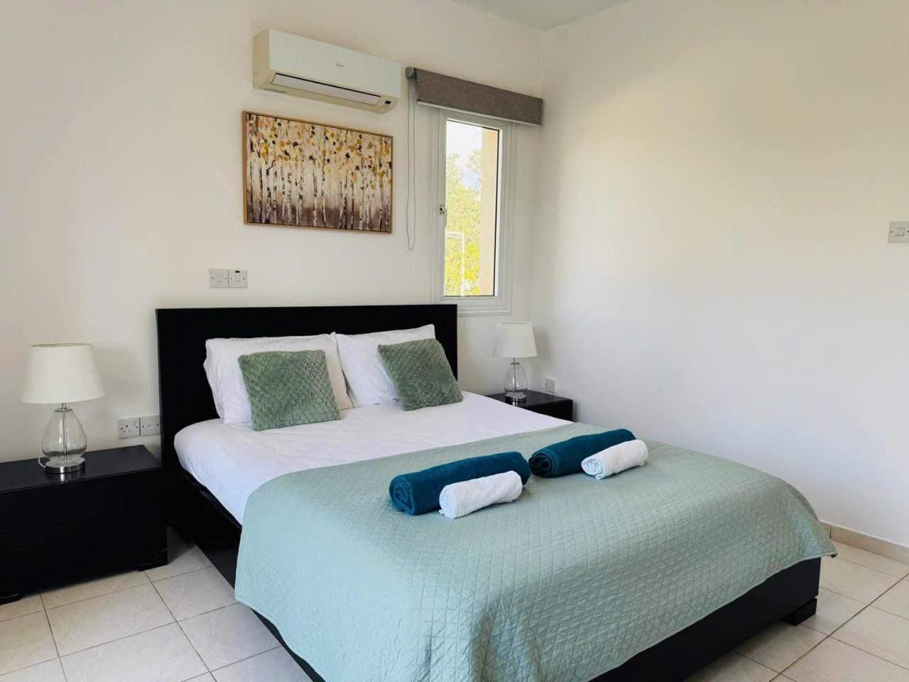 Cozy 2br - Swimming Pool - Hesperides Apartment Paphos