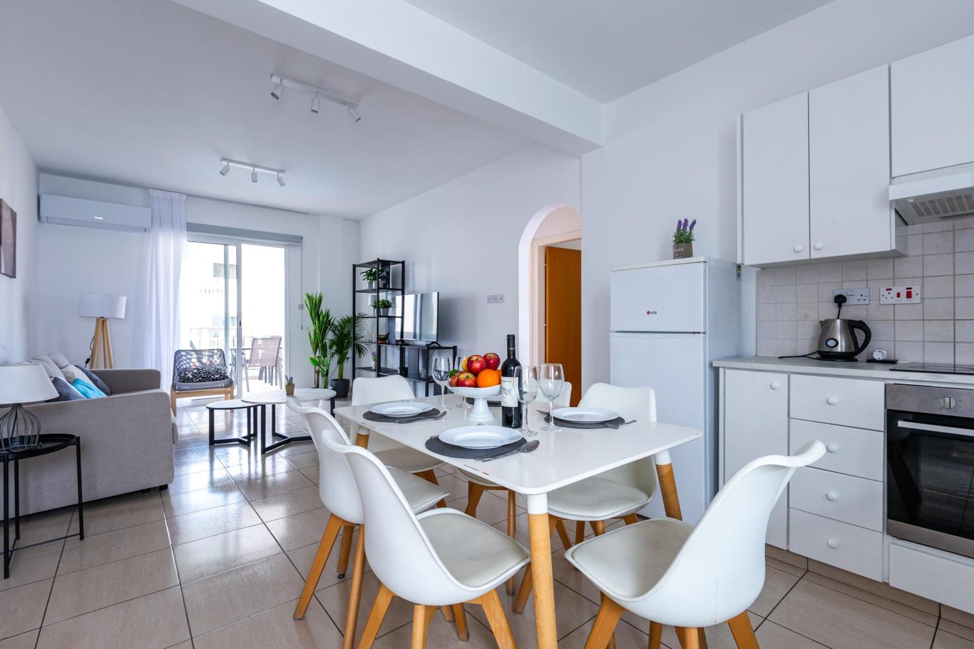 Just Renovated Beautiful 2 Bed Apartment In Paphos 5 Min Drive To The Beach * Paphos
