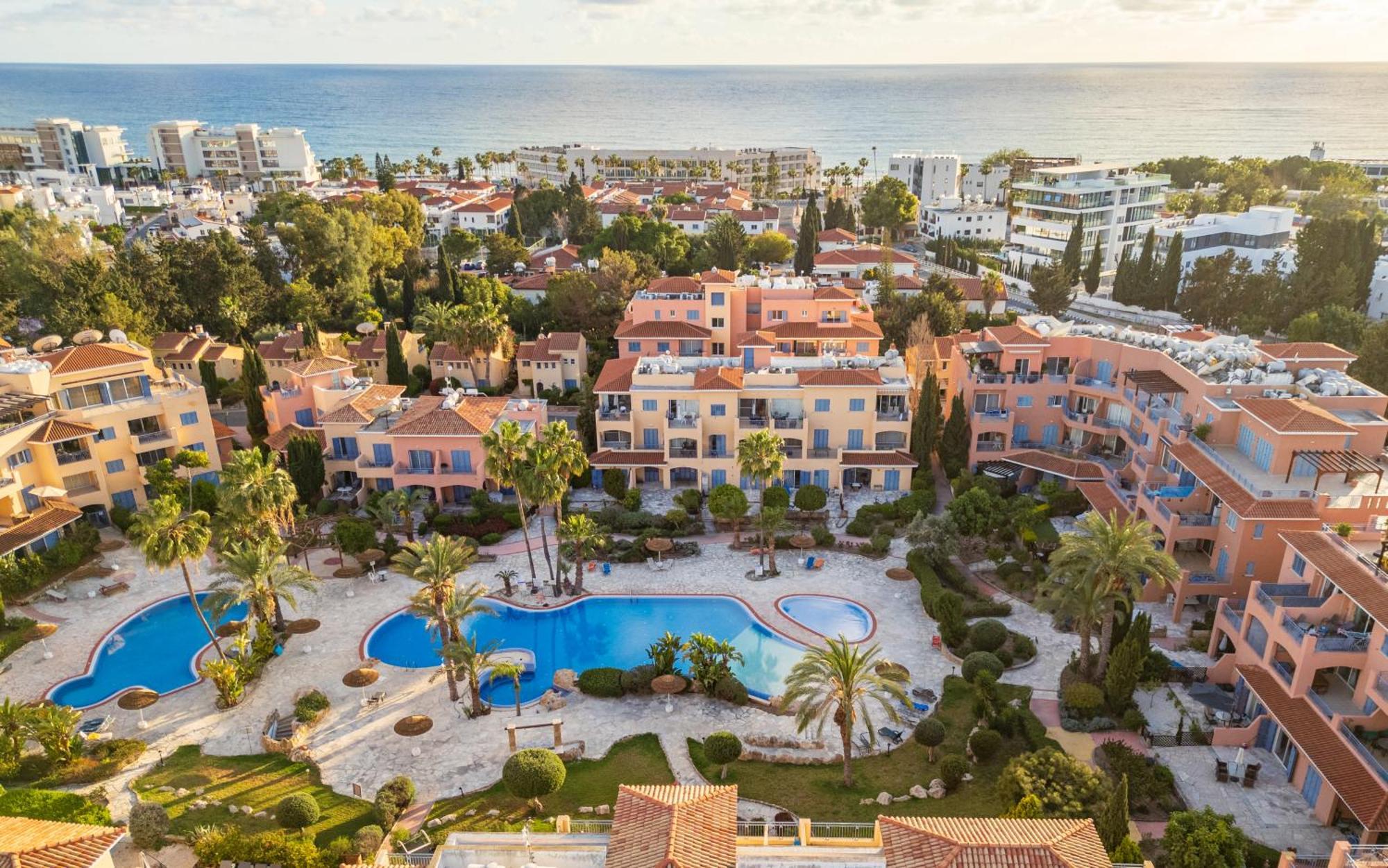 H&o Limnaria Elegance Pool View Apartment Paphos