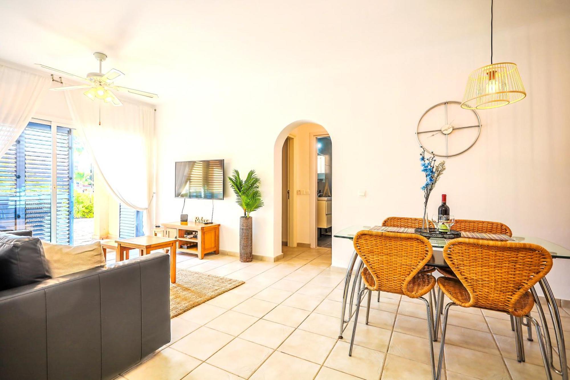 Apartment H&o Limnaria Elegance Pool View Paphos