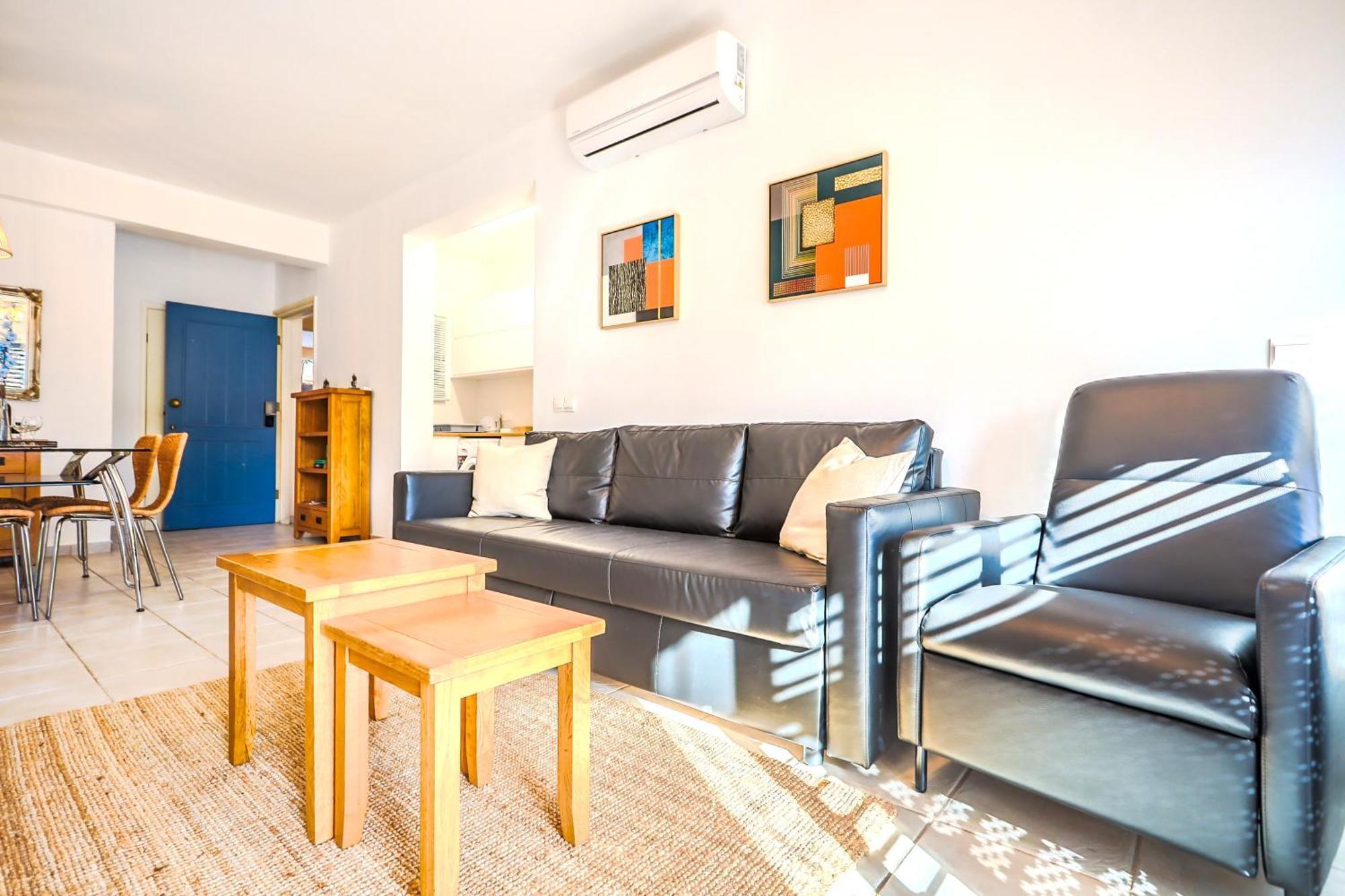H&o Limnaria Elegance Pool View Apartment Paphos