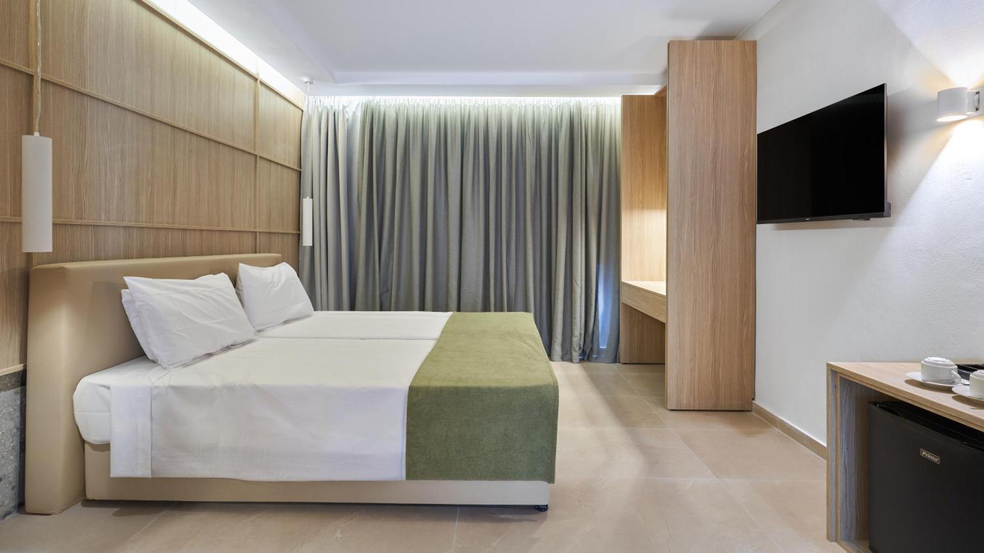 Eleni Holiday Resort 4*
