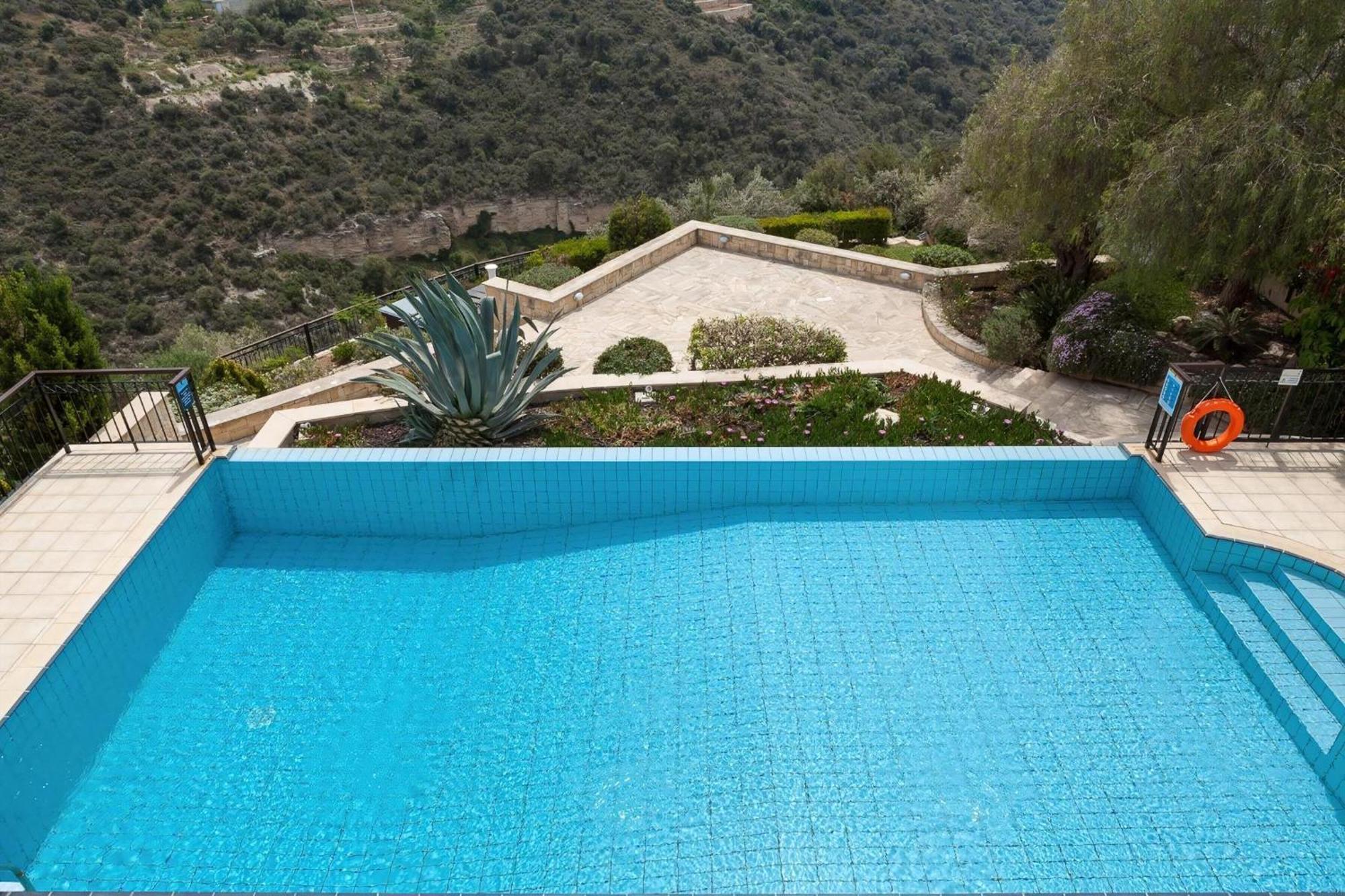 Villa Aphrodite Hills Superior Superior 0095 Air Conditioning 3 Bedrooms *