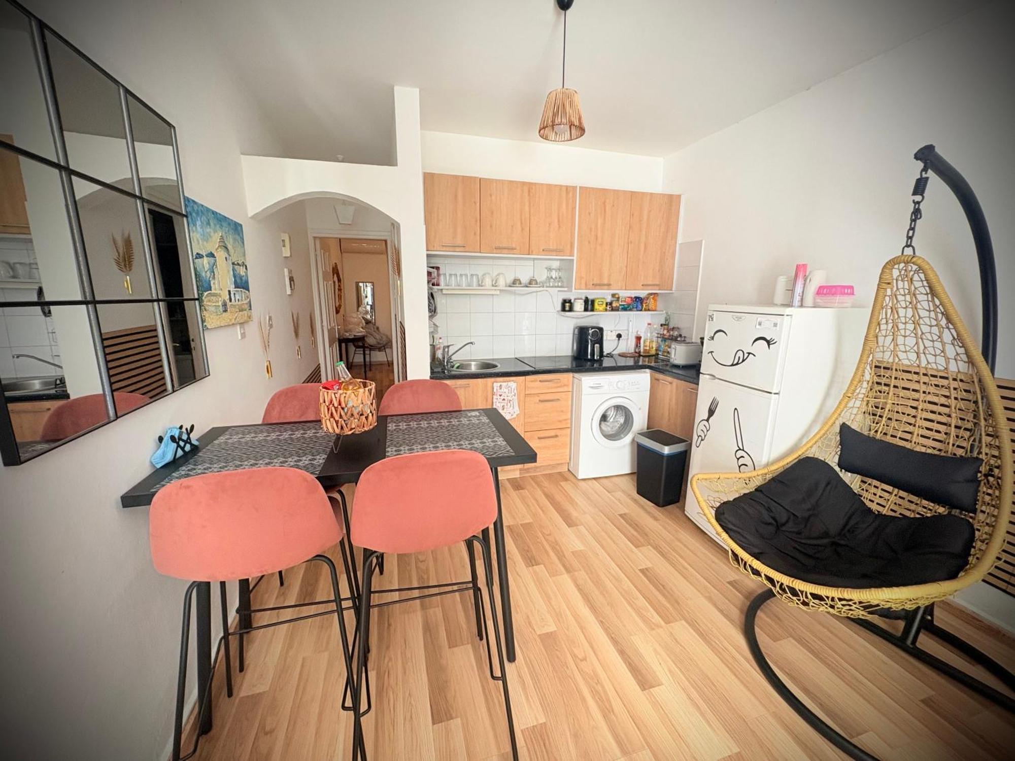 Ibiscus With Pool, Walk To Beach, Harbour,kato * Paphos