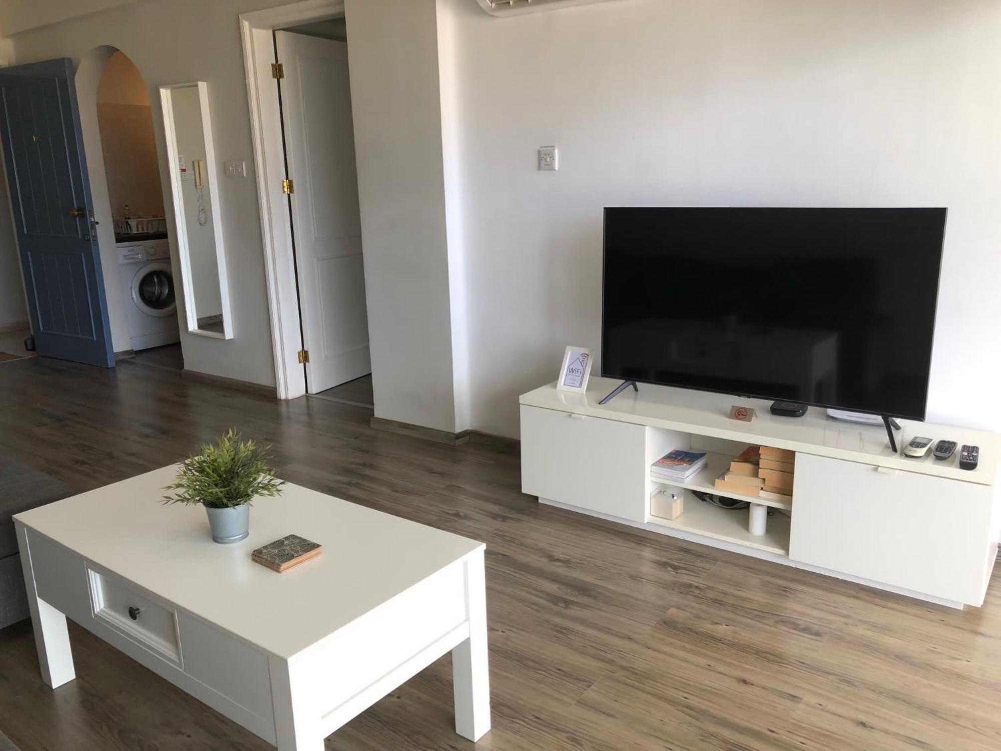 Kings Palace - Modern And Stylish 1 Bedroom *