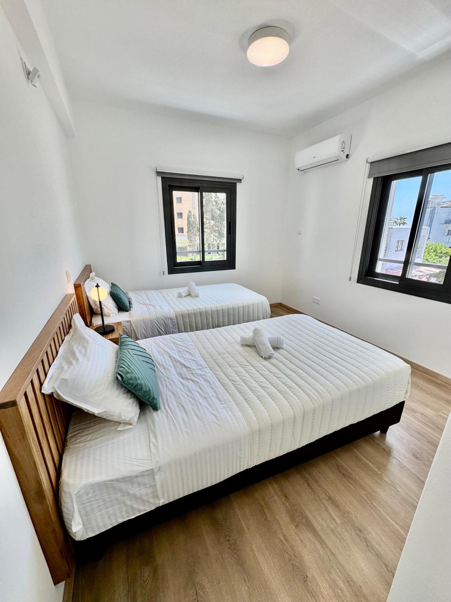 Luxury 2 Bedroom With 2 Balconys And Seaview Paphos