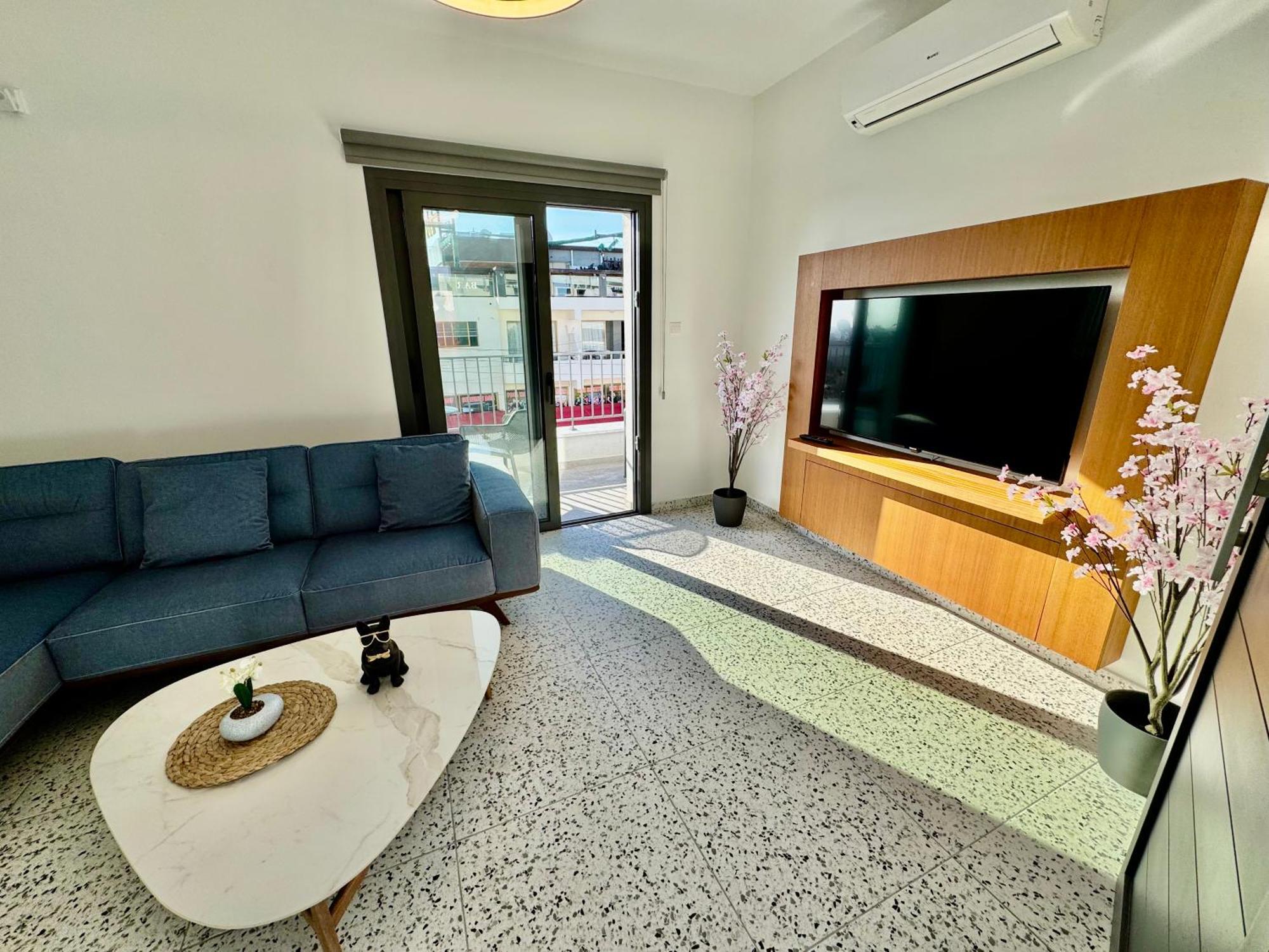Luxury 2 Bedroom With 2 Balconys And Seaview Apartment Paphos