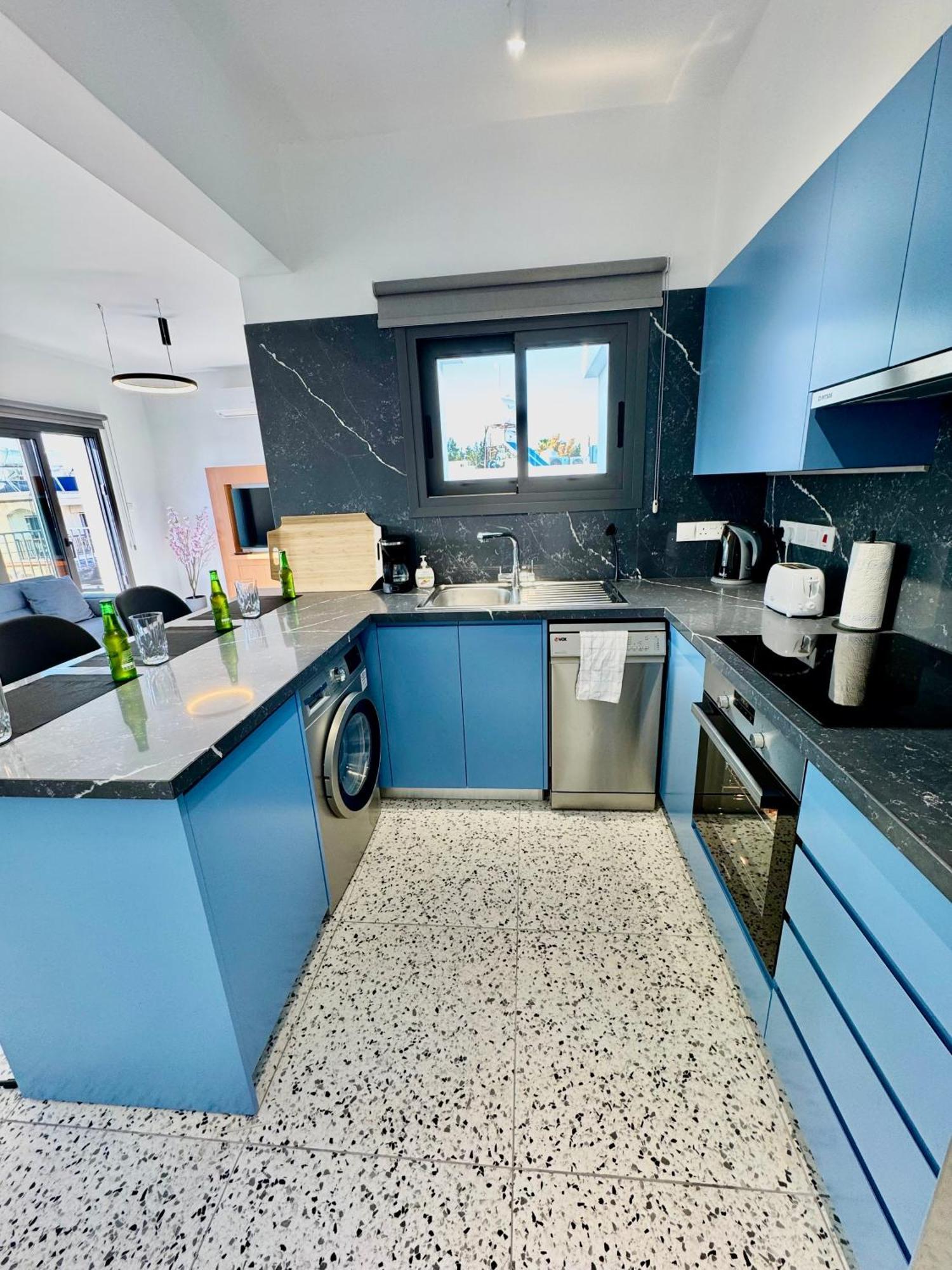Luxury 2 Bedroom With 2 Balconys And Seaview Apartment