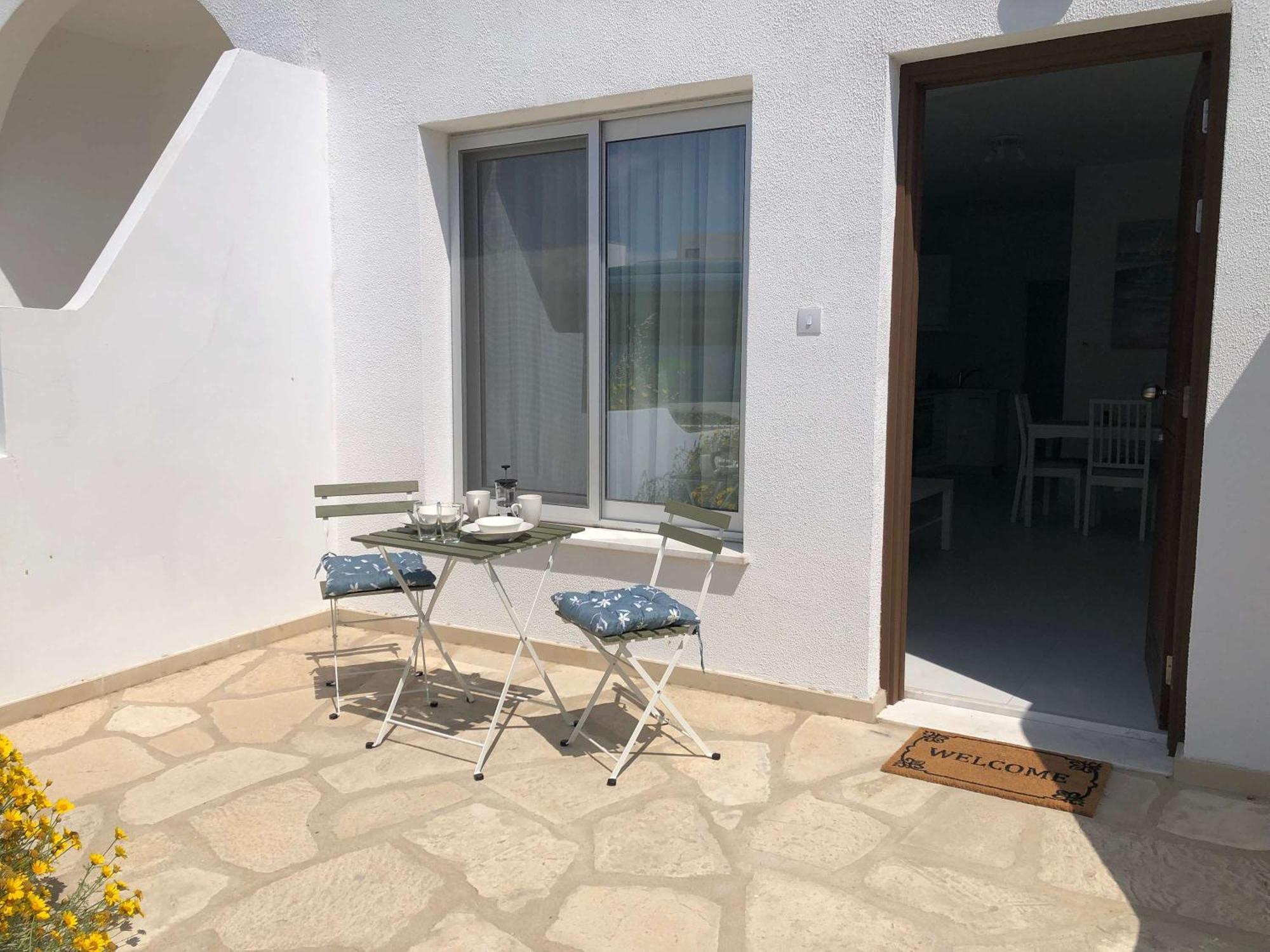 Apartment Elegant Beachside - 1 Min Walk To The