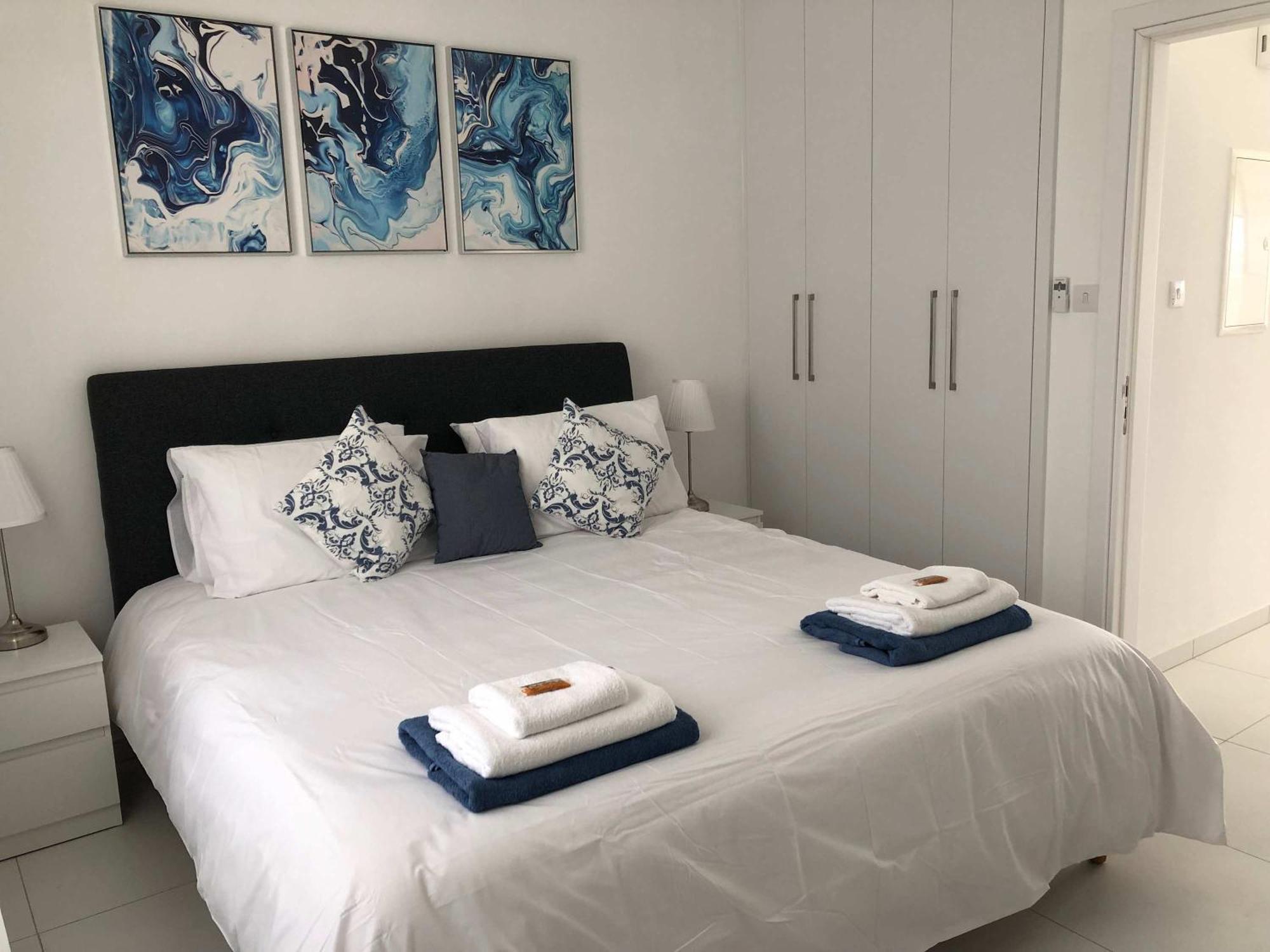 Apartment Elegant Beachside - 1 Min Walk To The *
