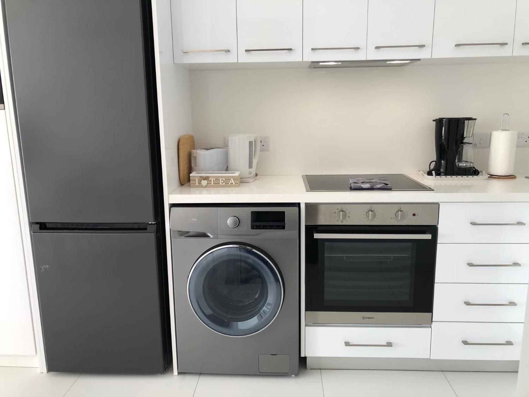Apartment Elegant Beachside - 1 Min Walk To The Paphos