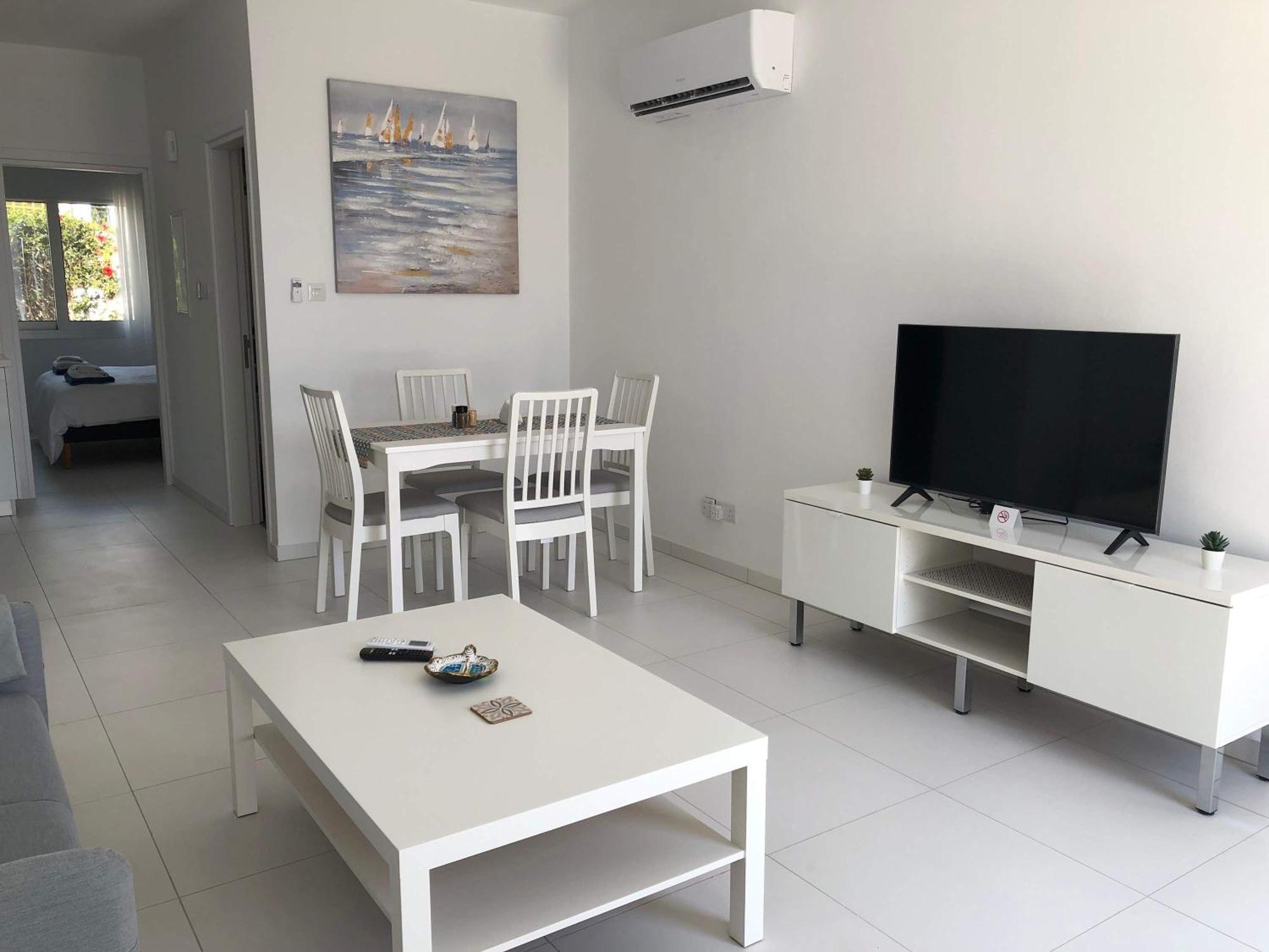 Apartment Elegant Beachside - 1 Min Walk To The