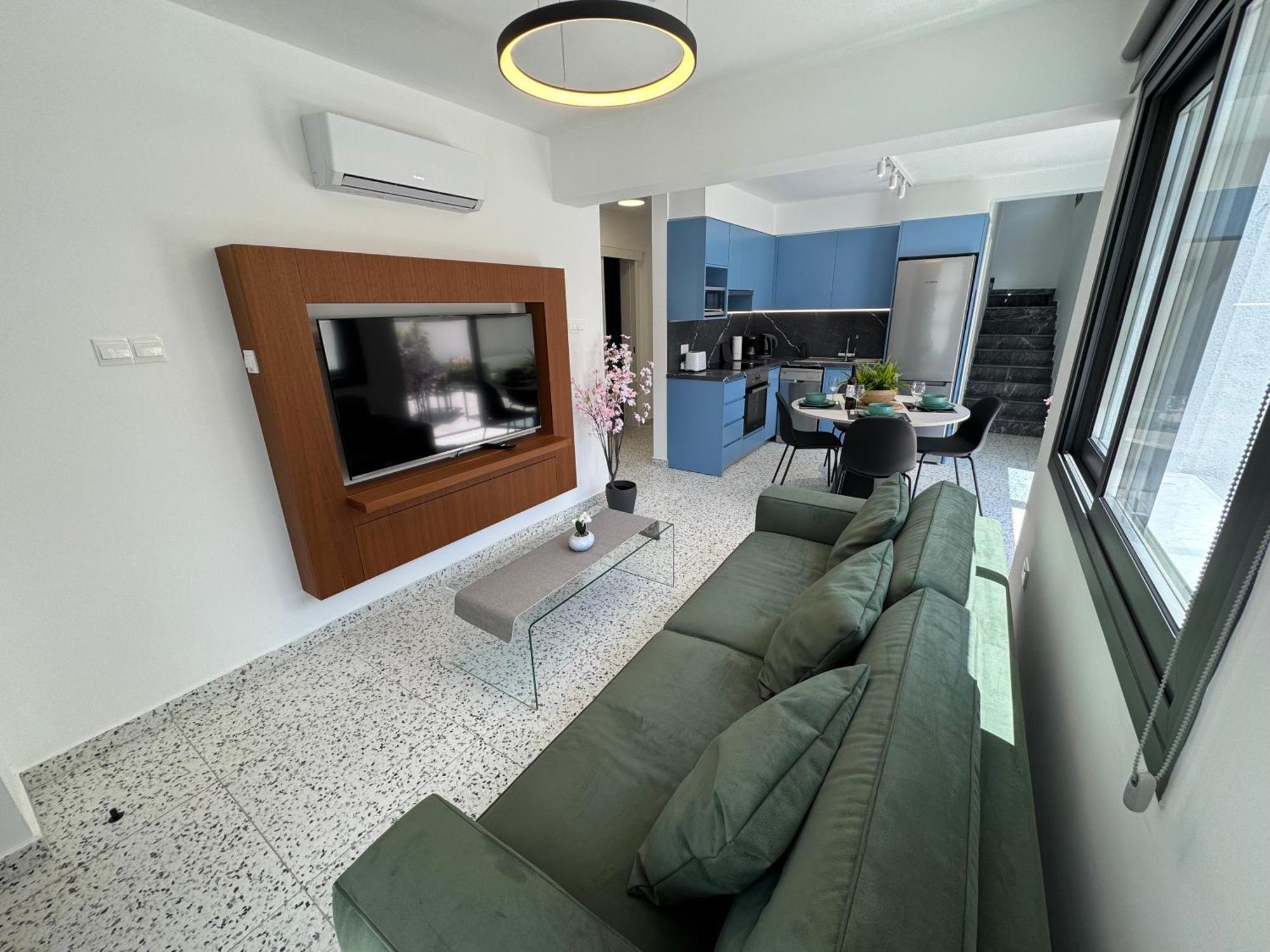 Luxury Maisonette With Terrace Apartment *