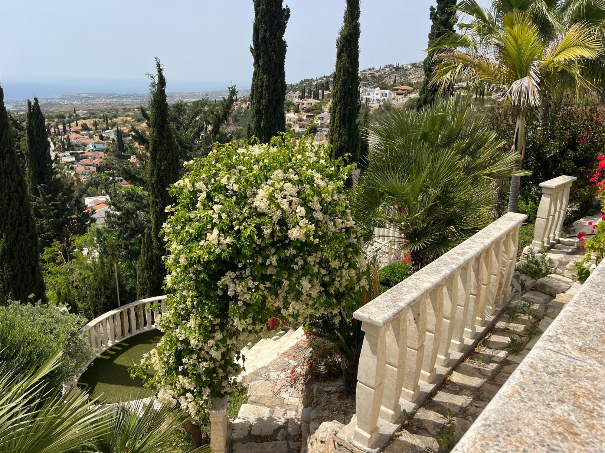 Daria Kamares Tala Luxury Sea View