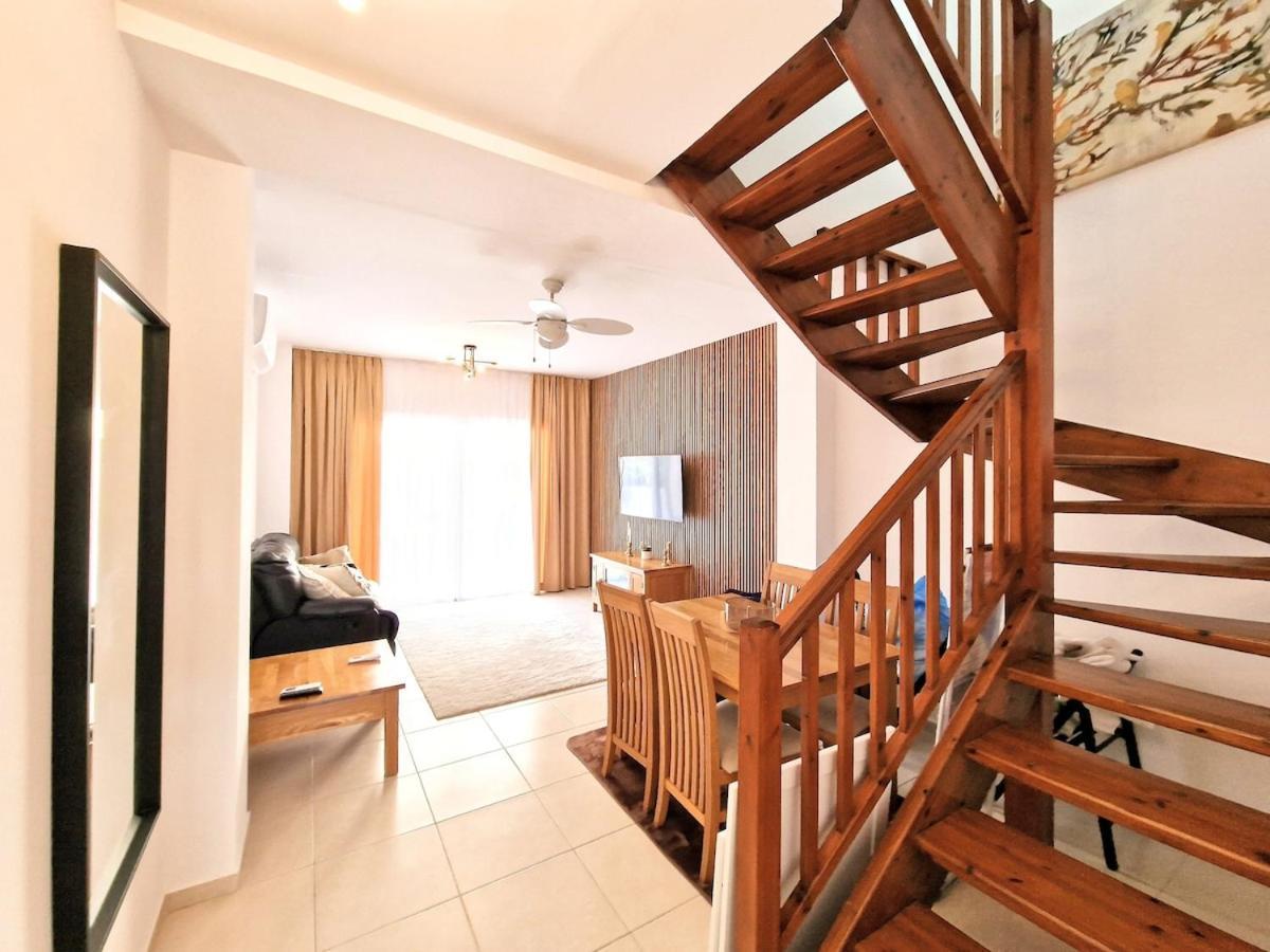 Townhouse In Gardens Gated Complex, 200mbps Wifi Apartment Paphos