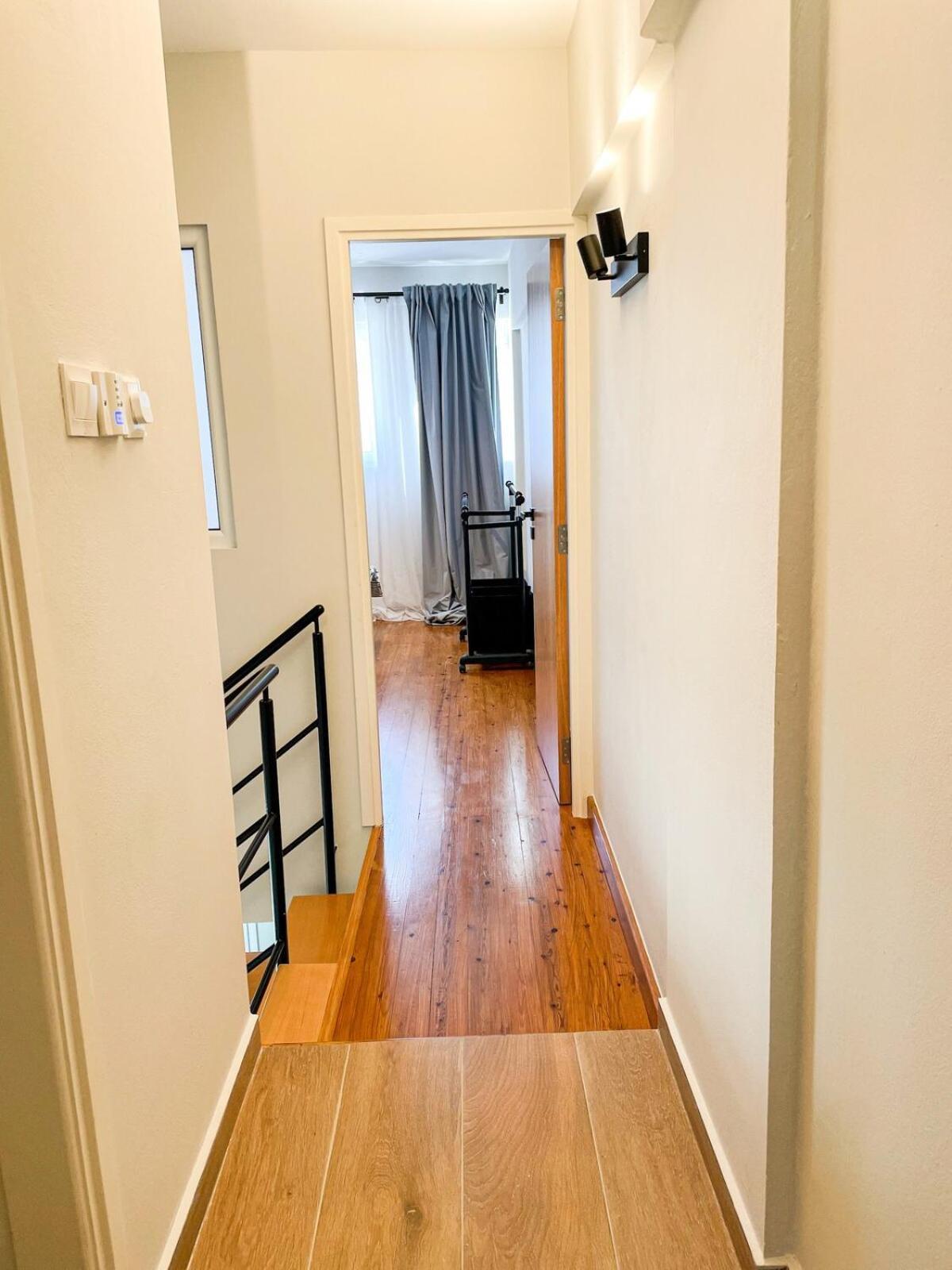 Modern 3 Bedroom Townhouse With Patio Apartment