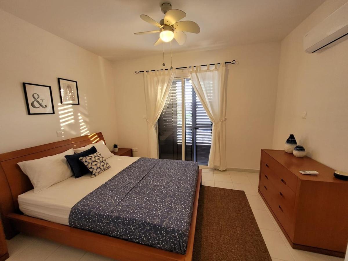 Large 2-bedroom Townhouse With Patio, 200mbps Wifi Apartment