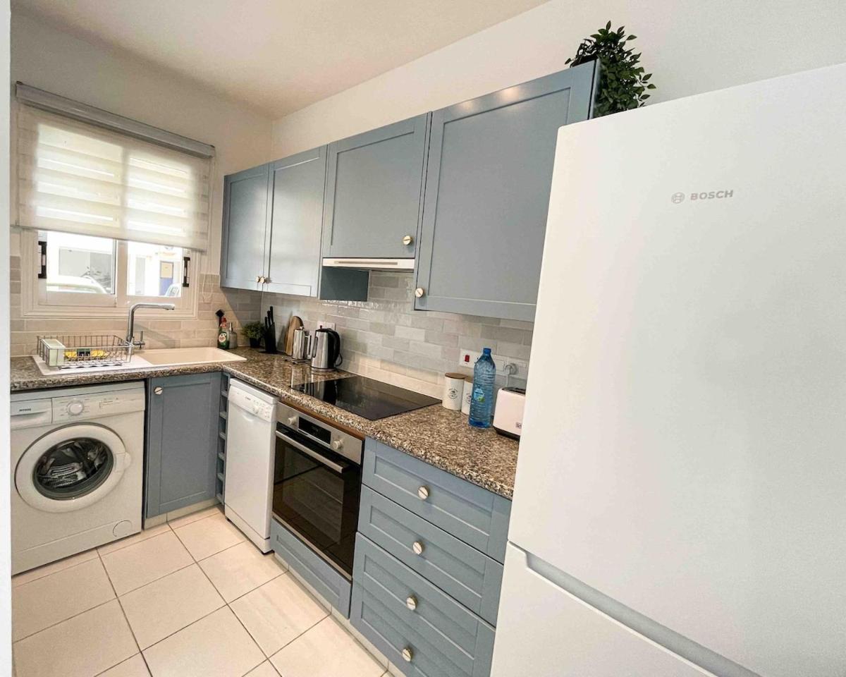 Large 2-bedroom Townhouse With Patio, 200mbps Wifi * Paphos