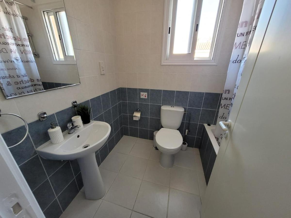 Large 2-bedroom Townhouse With Patio, 200mbps Wifi * Paphos