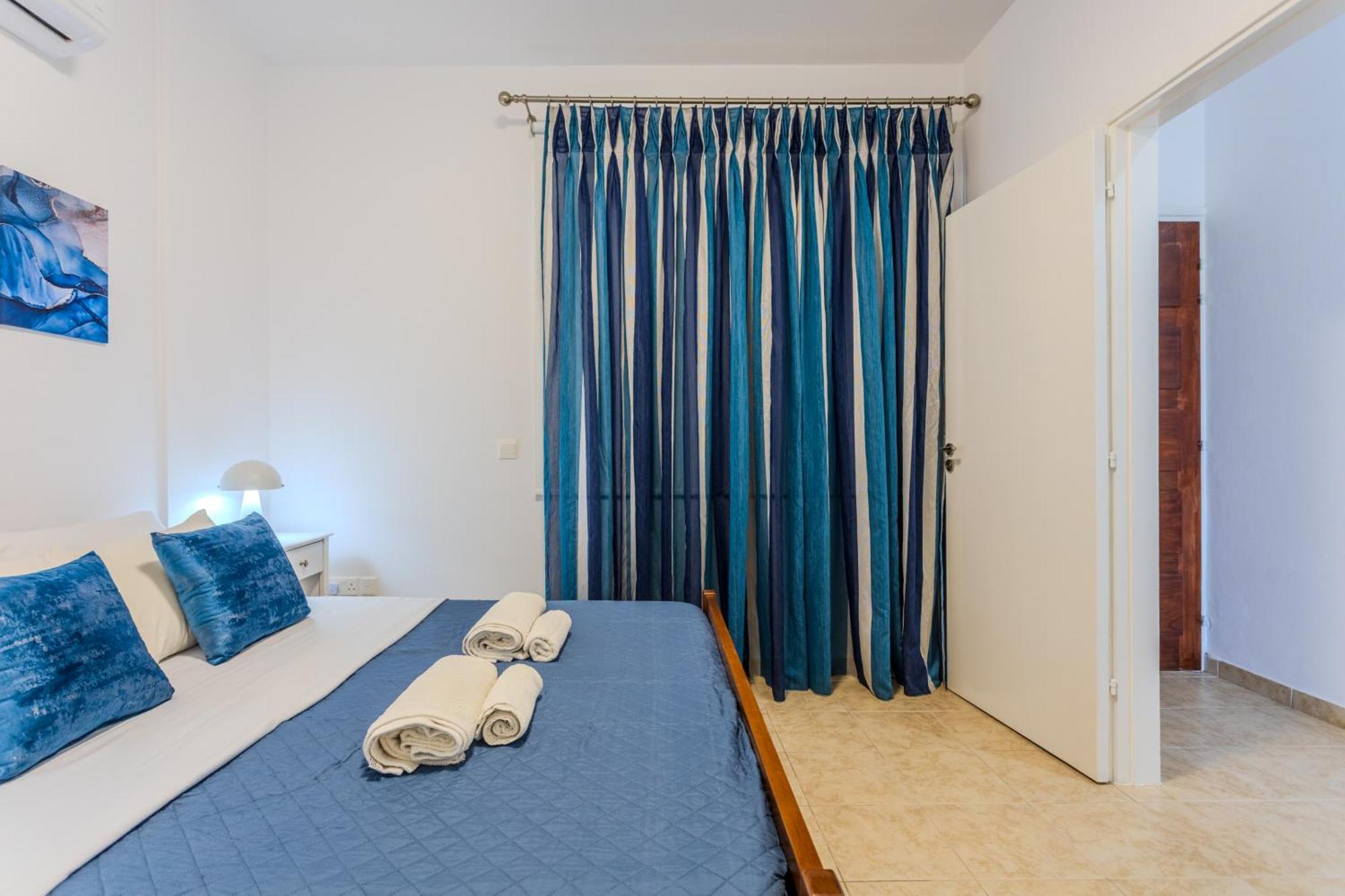 Cozy In The Heart Of Tourist Area With Pool Apartment