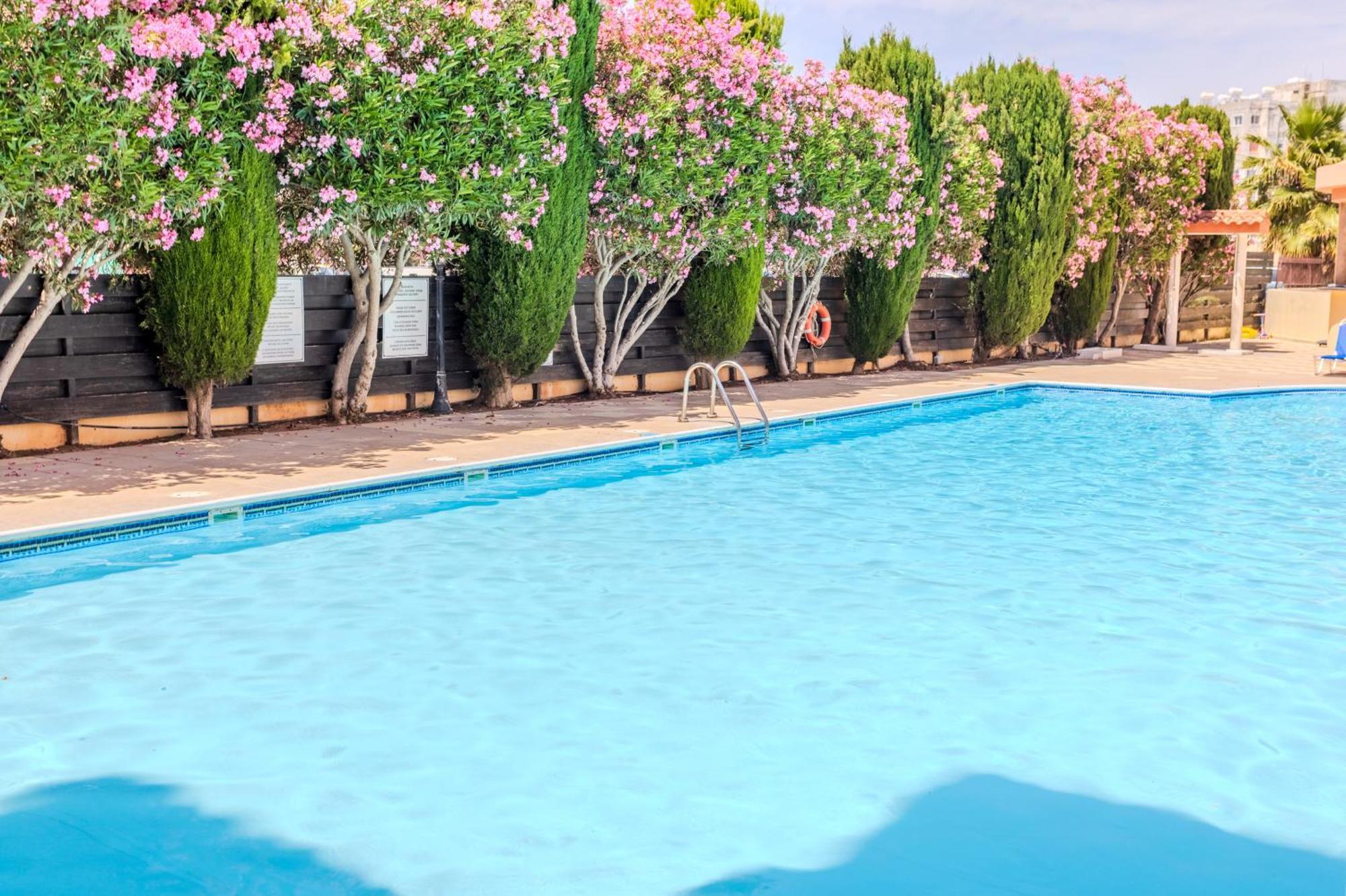 Cozy In The Heart Of Tourist Area With Pool Apartment Paphos