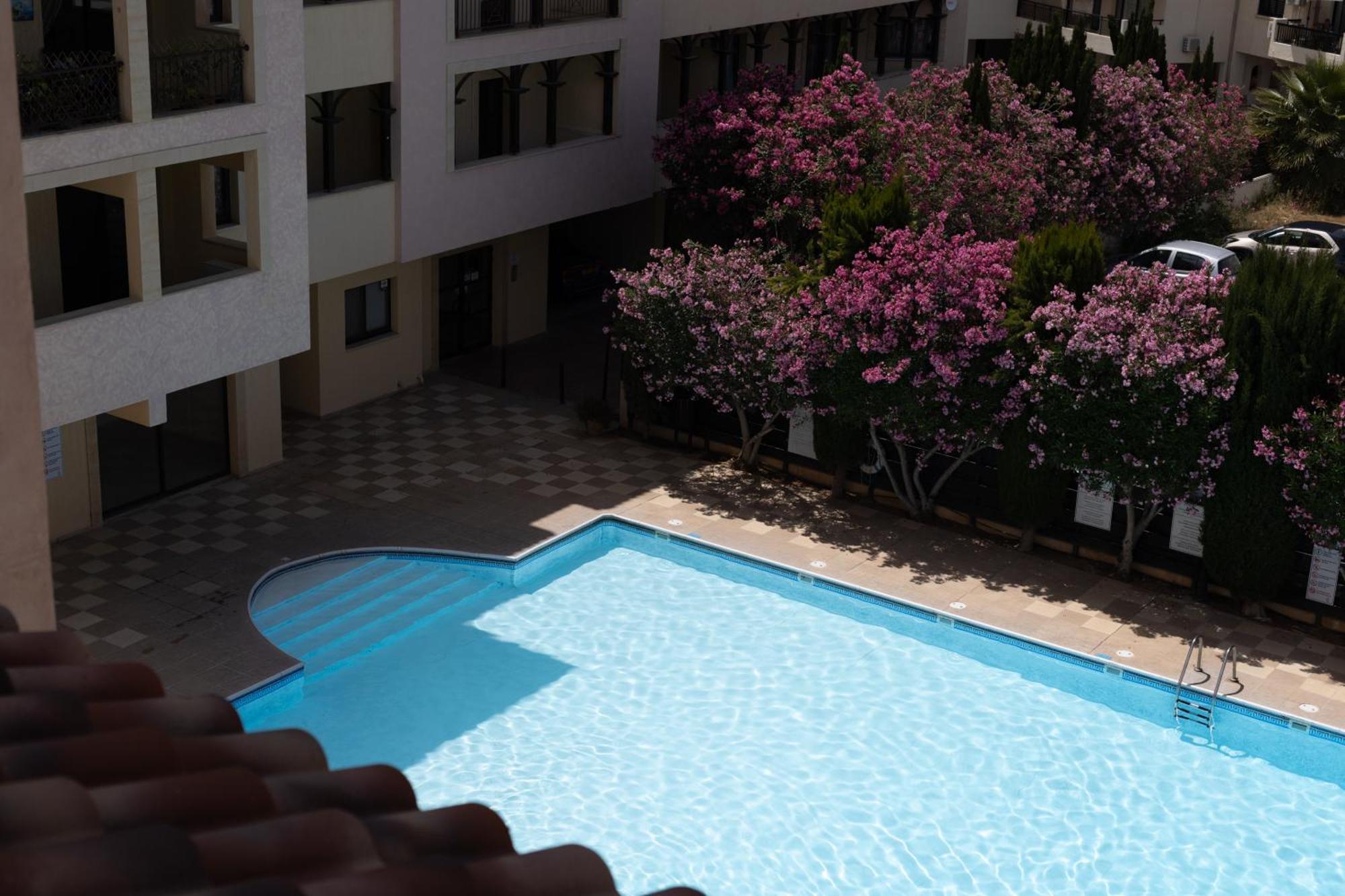 Cozy In The Heart Of Tourist Area With Pool Paphos