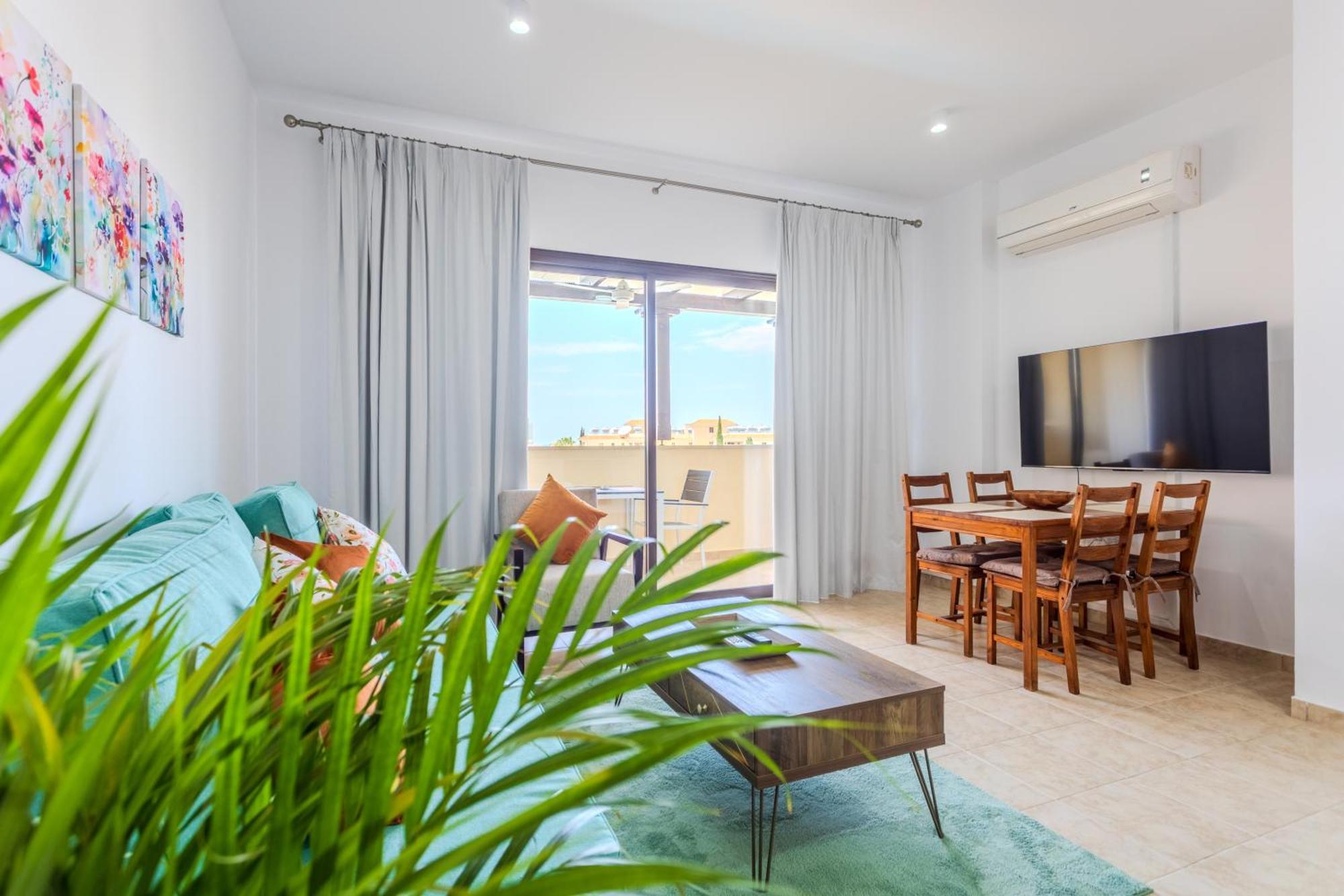 Cozy In The Heart Of Tourist Area With Pool Apartment Paphos