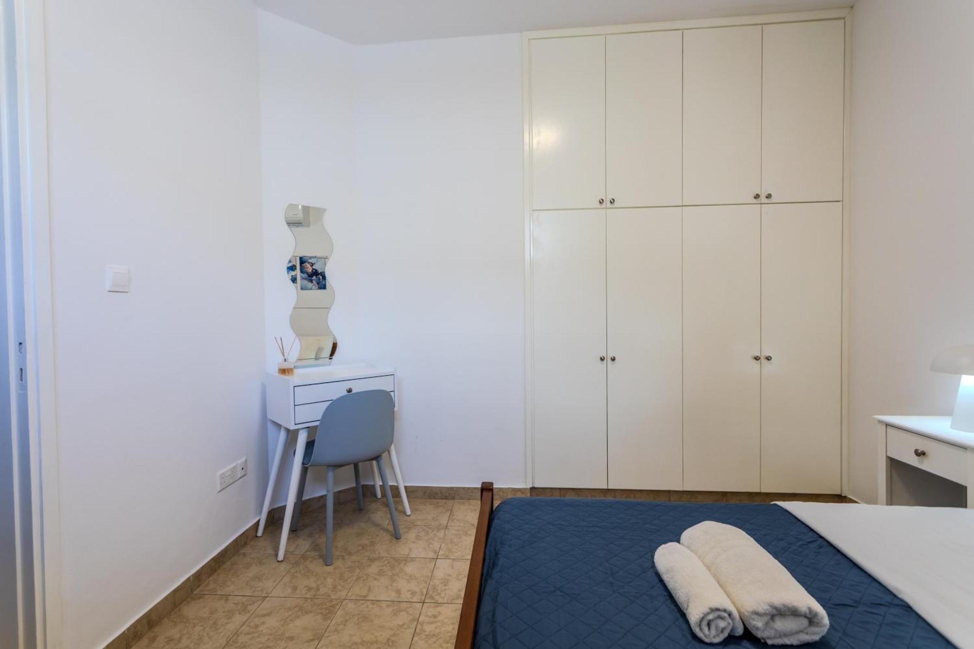 Cozy In The Heart Of Tourist Area With Pool * Paphos