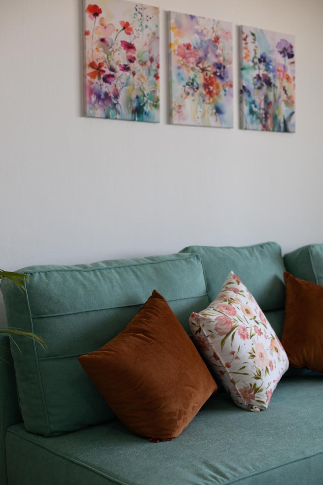 Cozy In The Heart Of Tourist Area With Pool Apartment *