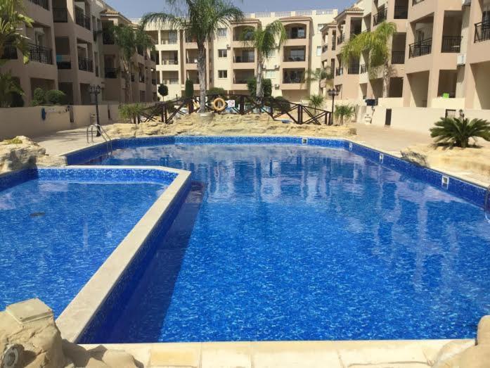 Apartamento First Floor Overlooking Pool