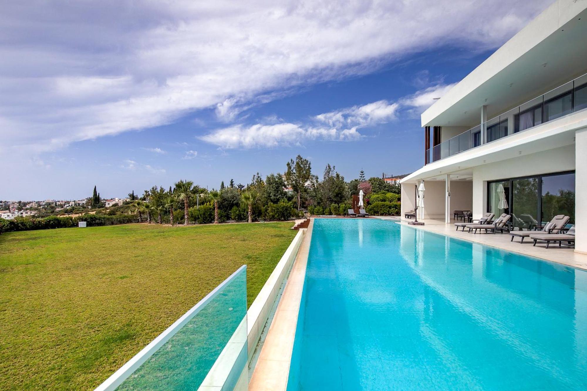 J&C Villa Resort Seacave