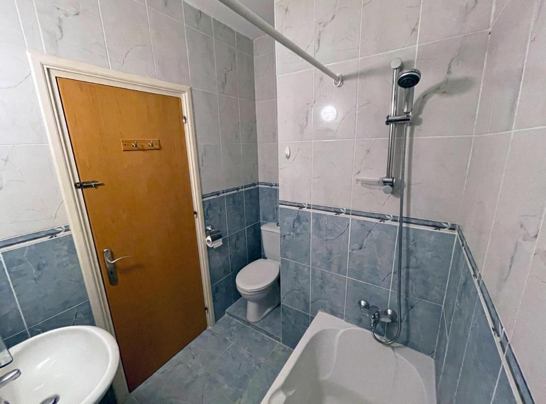 Town House, Garden, 2 Bedrooms, 2 Bathrooms Apartment