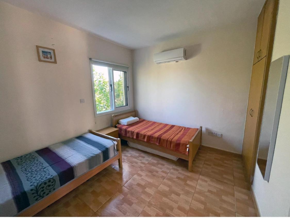 Town House, Garden, 2 Bedrooms, 2 Bathrooms Apartment *