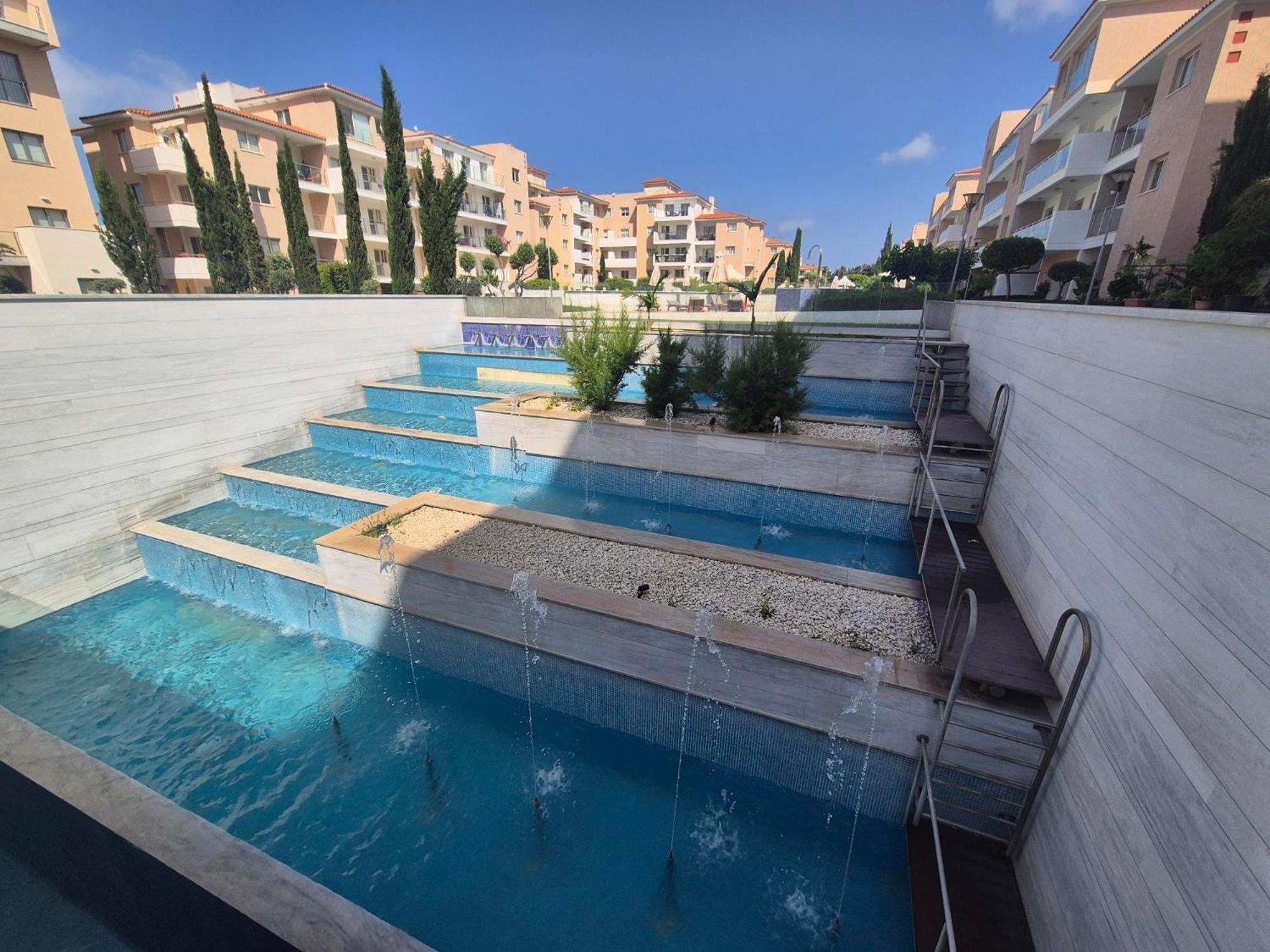 Luxurious Five Star Amenities Apartamento Paphos