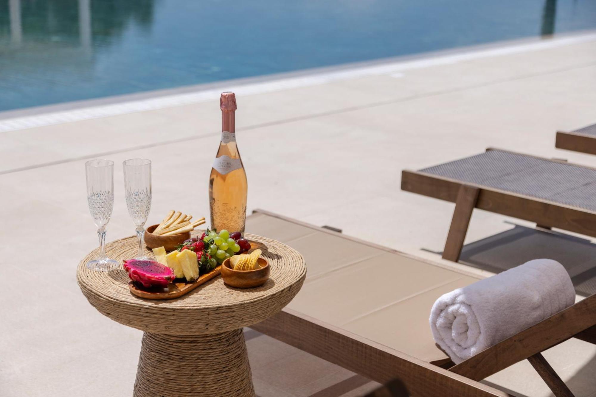 Hotel Hills & By Brown 4*