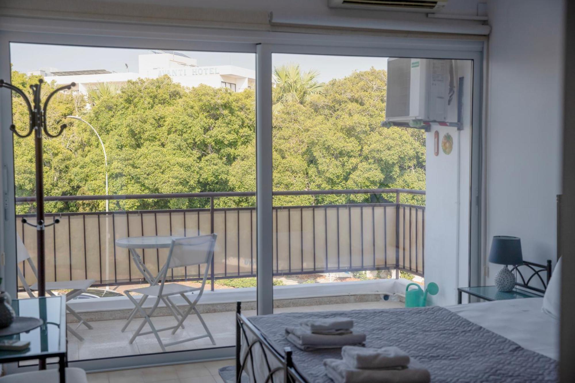 1-2bd Apartment