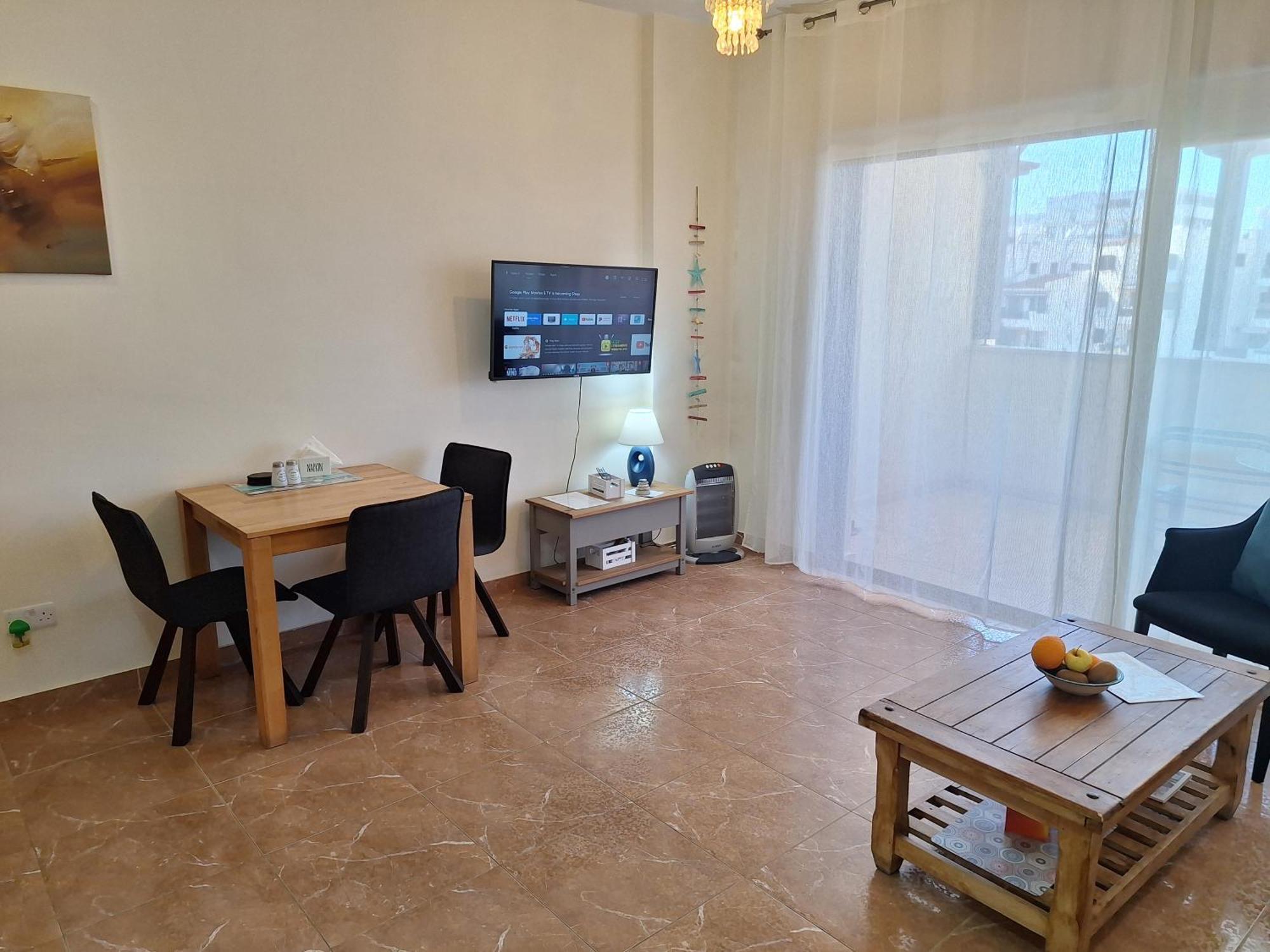 Apartment Queens Gardens By The Sea, Pool And Mall