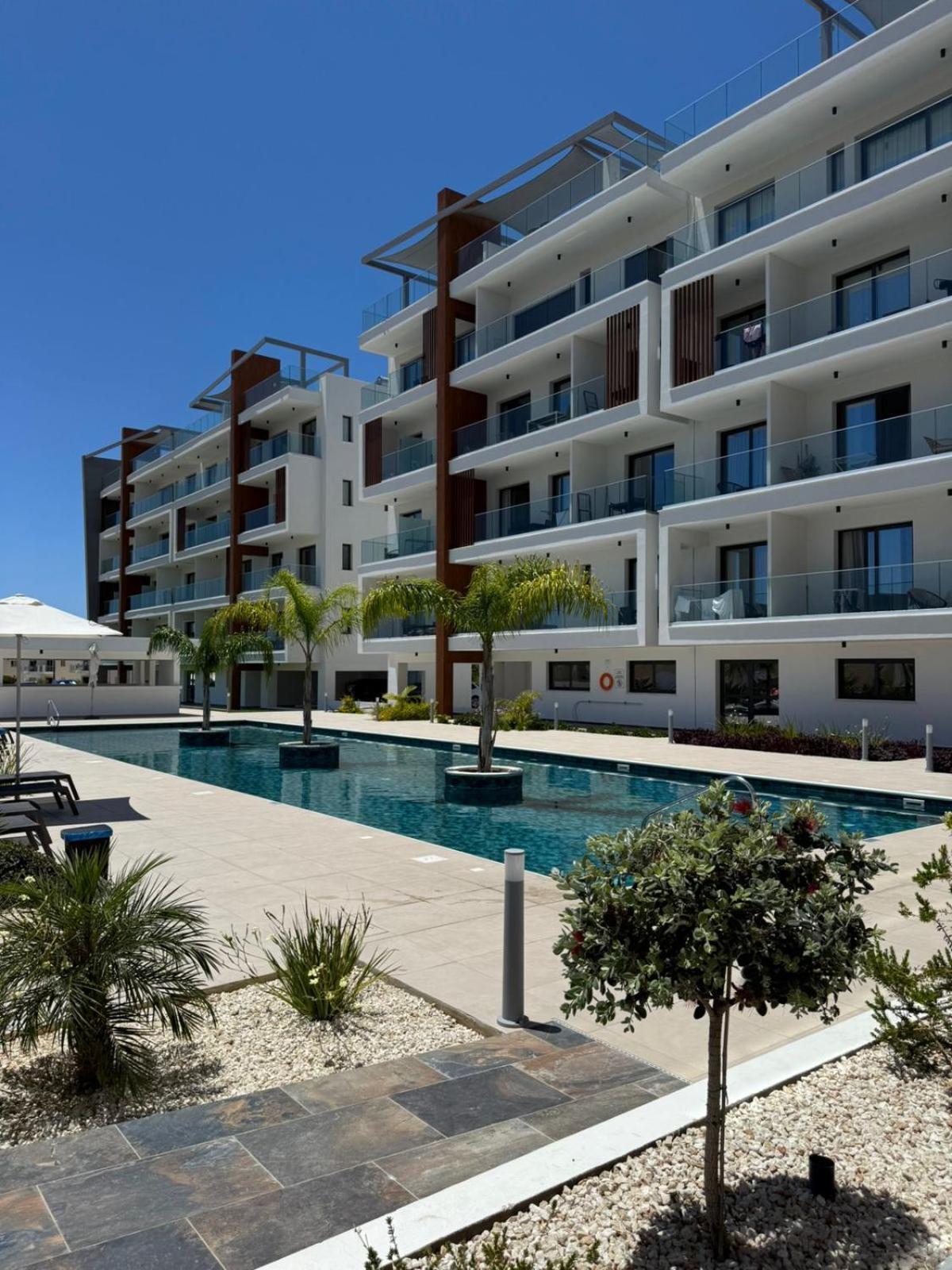Chill And Stay-luxury In Kato Apartment