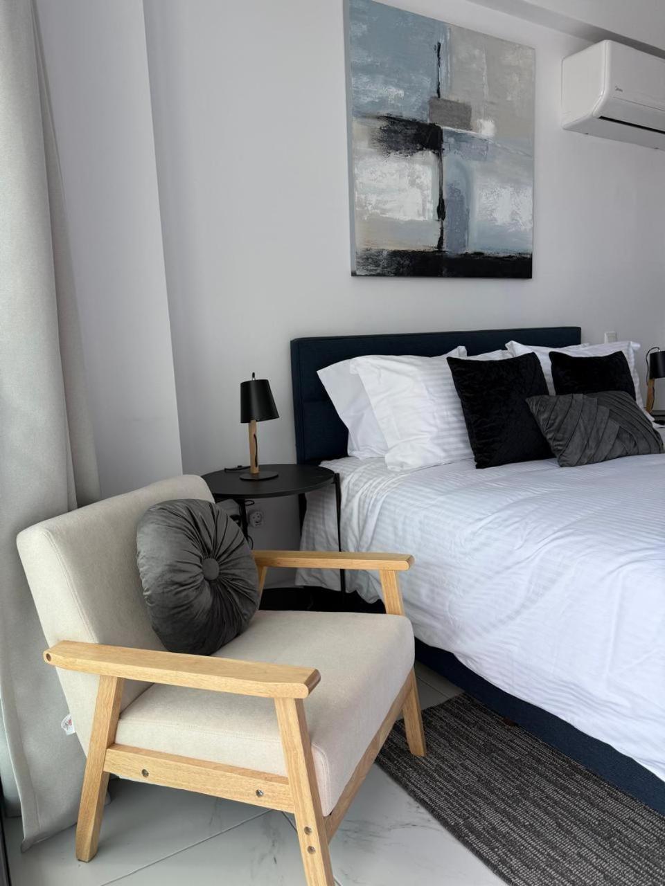 Chill And Stay-luxury In Kato Apartment *